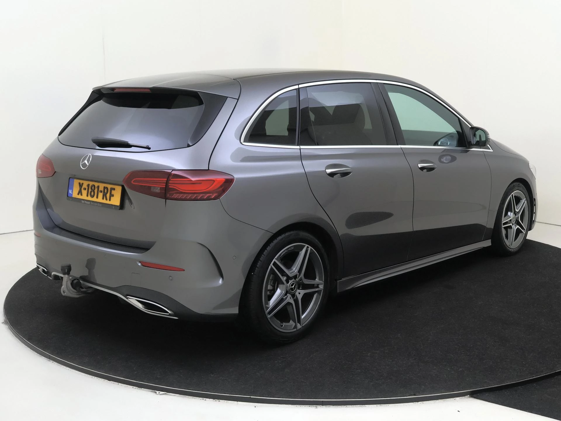 Mercedes-Benz-B-Klasse-image-3