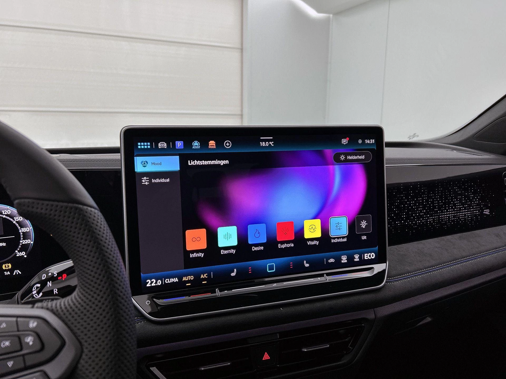 Volkswagen-Tiguan-image-36