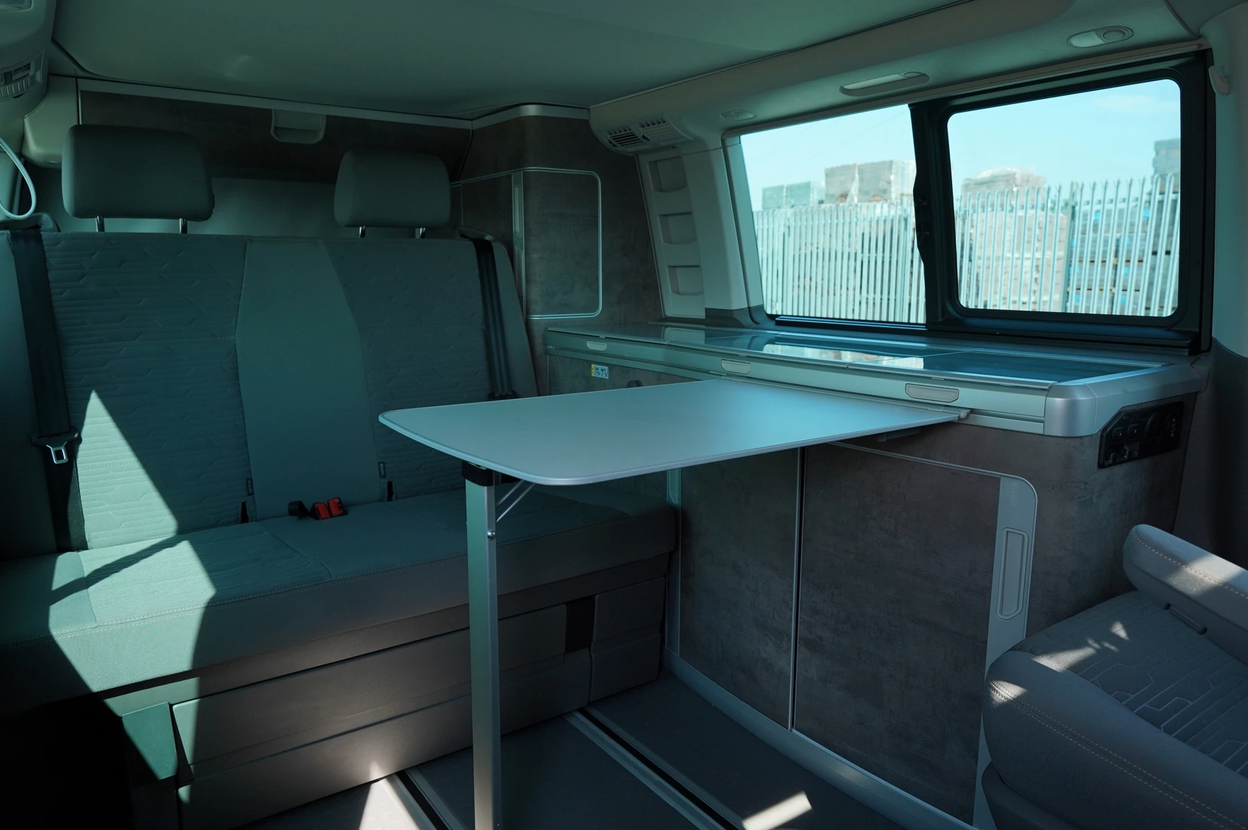 Volkswagen-California-image-17
