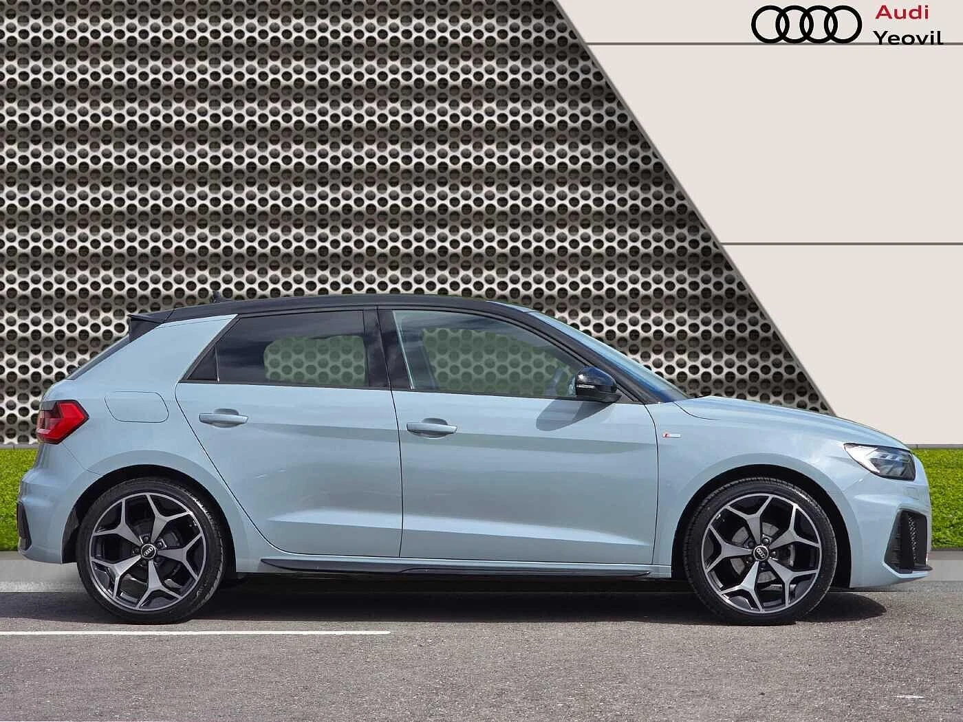 Audi-A1 Sportback-image-3