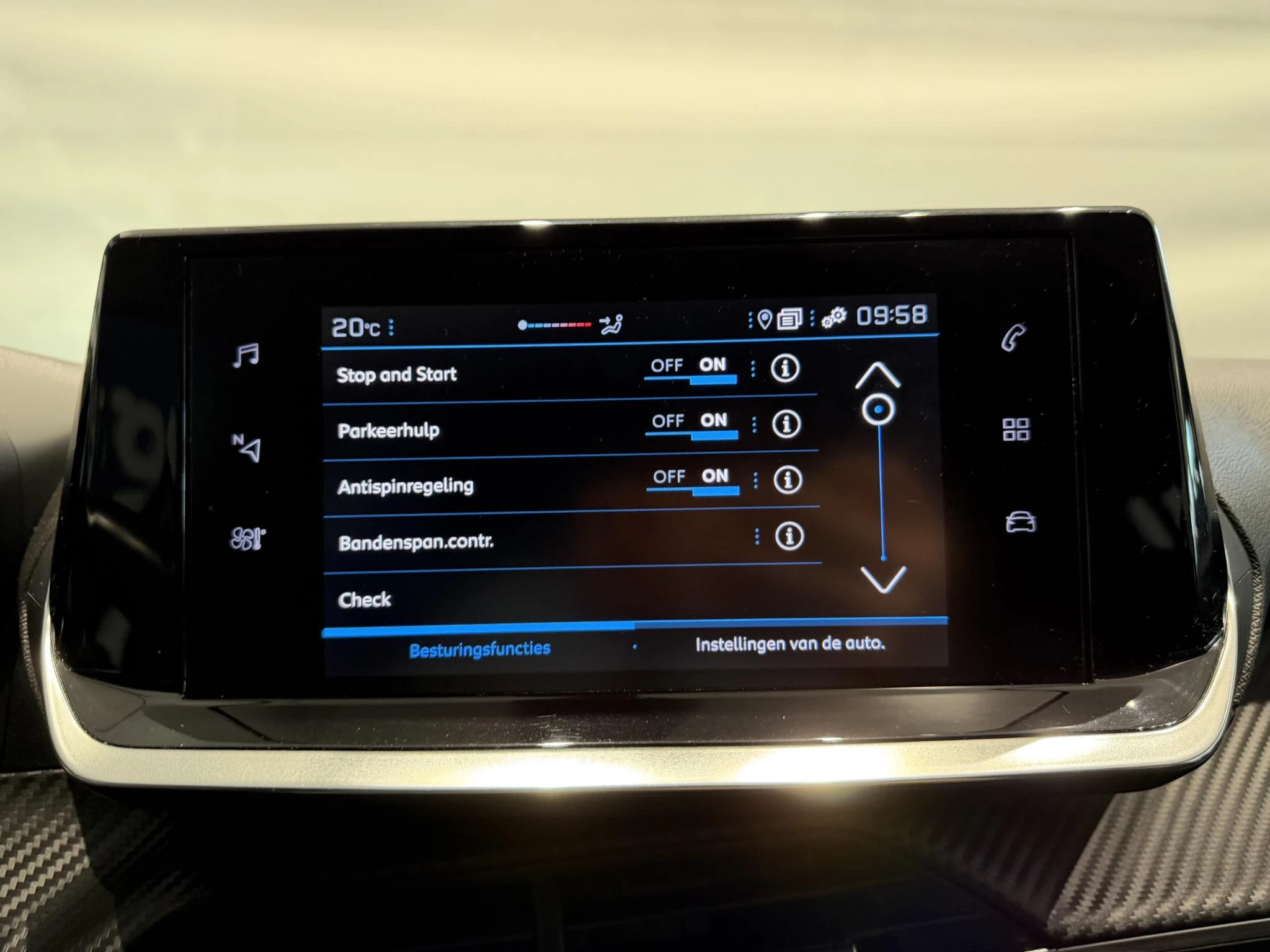 Peugeot-208-image-22