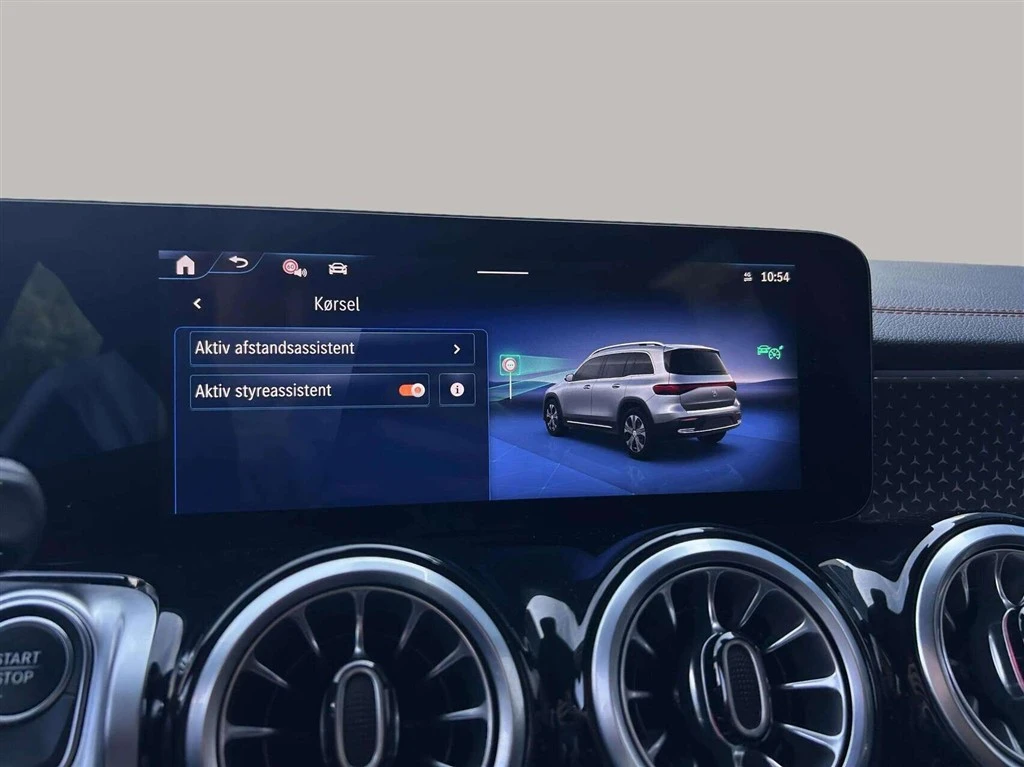 Mercedes-Benz-EQB-image-16