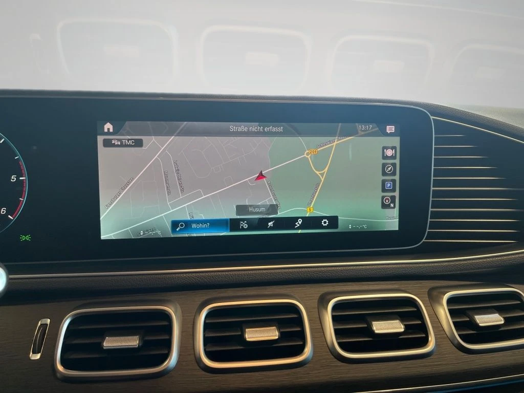 Mercedes-Benz-GLE 400 d-image-7