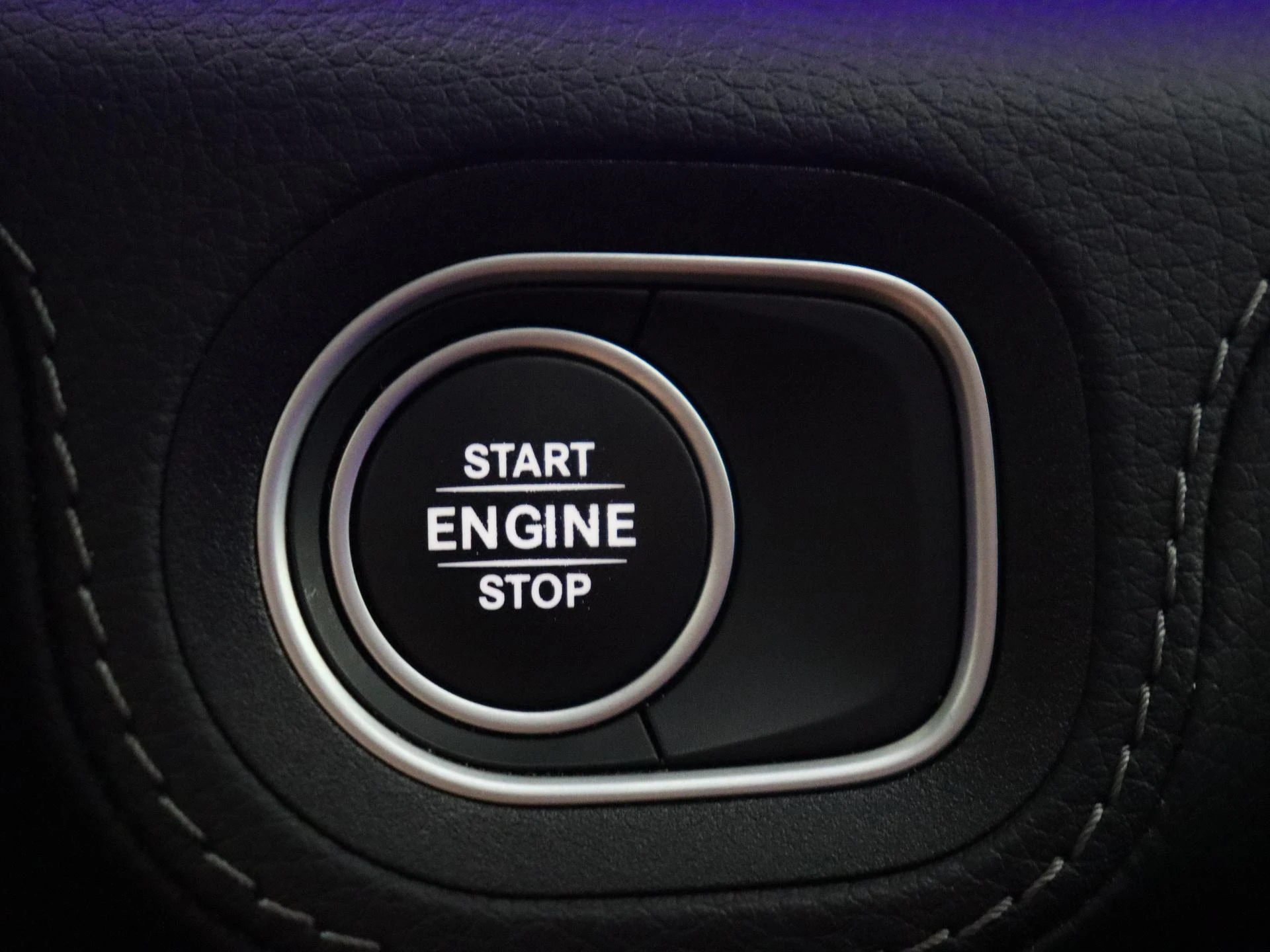 Mercedes-Benz-GLE-image-21