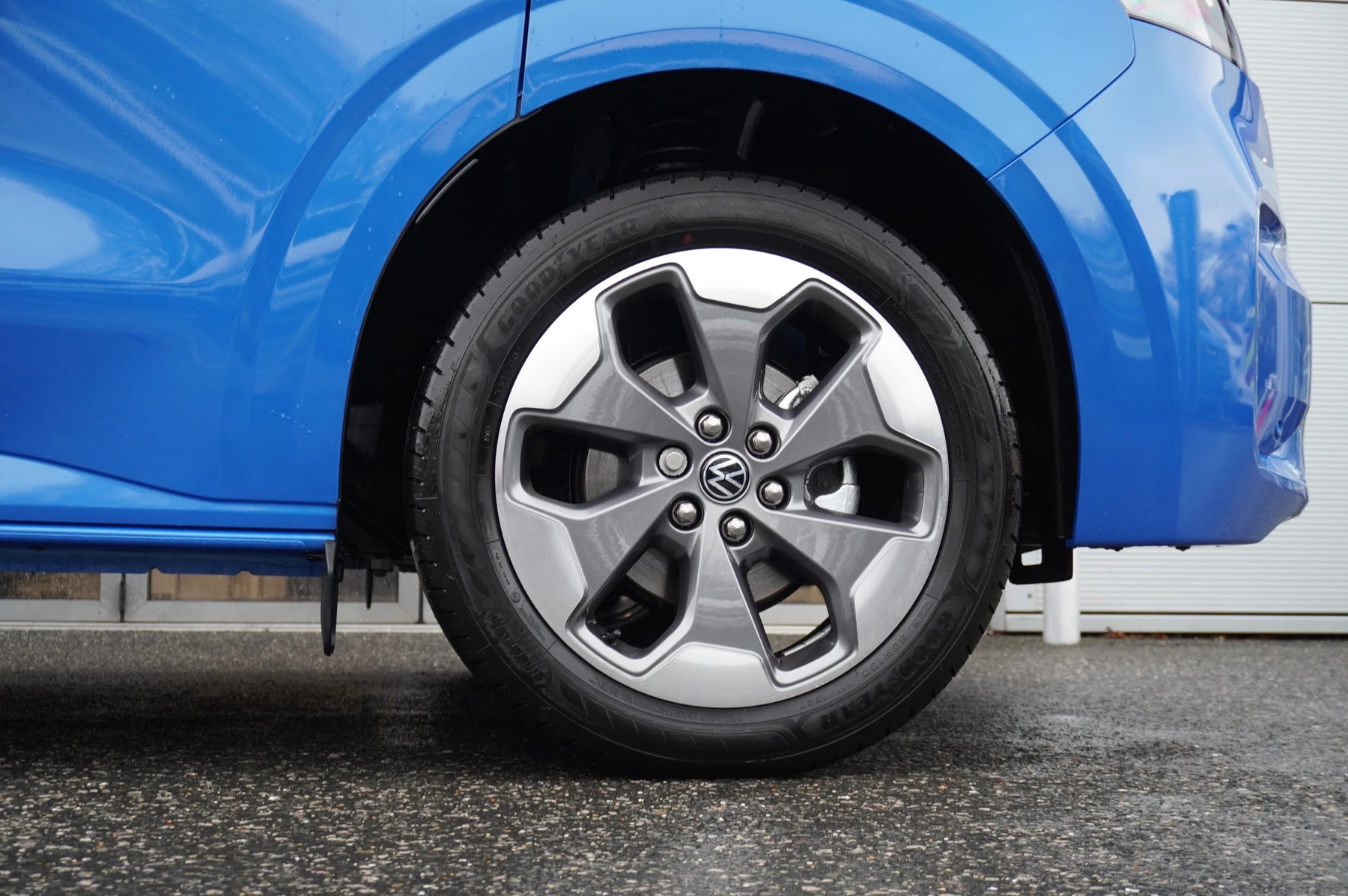 Volkswagen-Transporter-image-21
