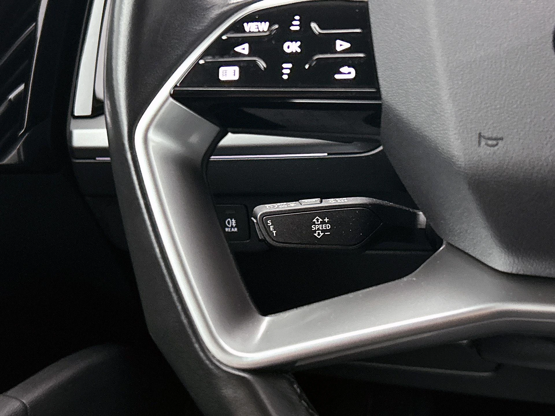 Audi-Q4 e-tron-image-6