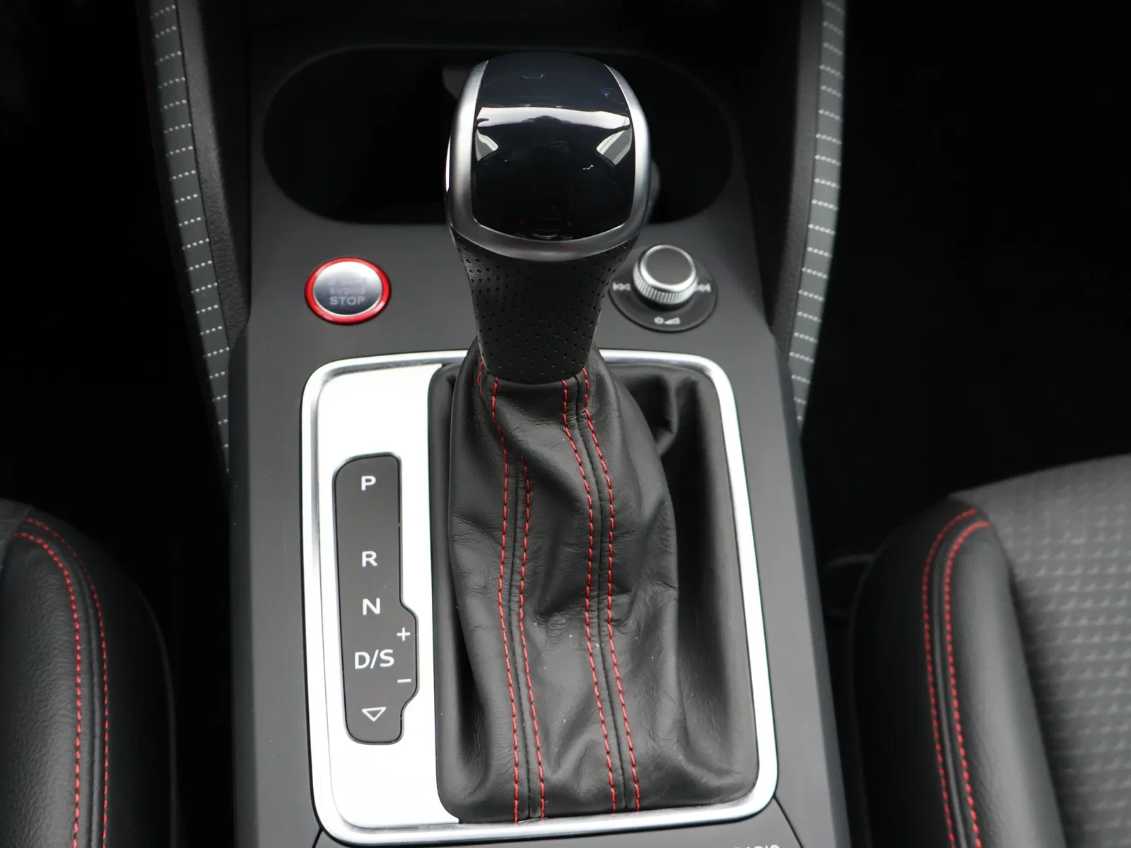 Audi SQ2 2.0TFSI Quattro 300PK *AUTOMAAT*HALF LEDER*FULL LED*SHADOWLOOK*...