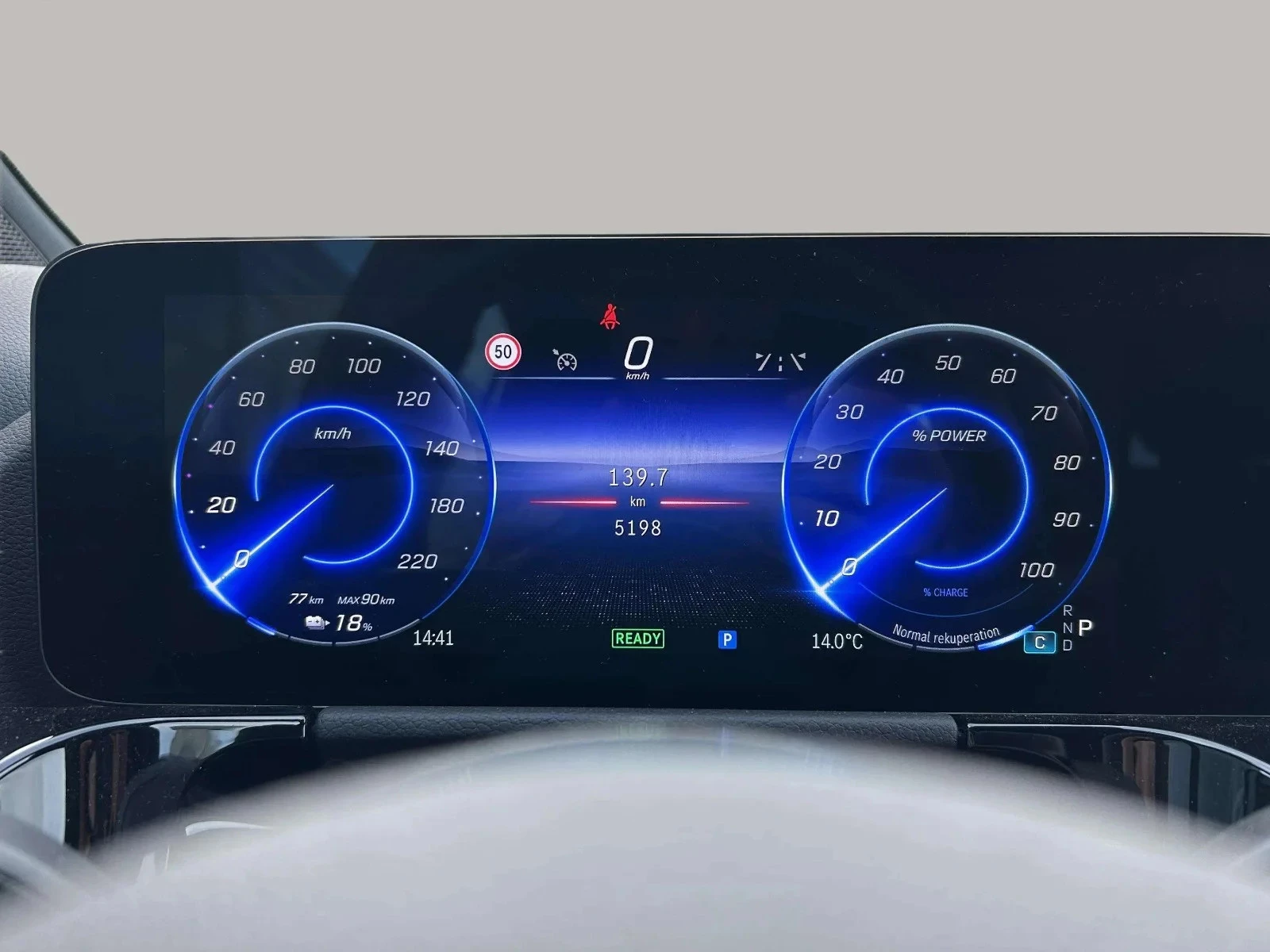 Mercedes-Benz-EQA-image-12