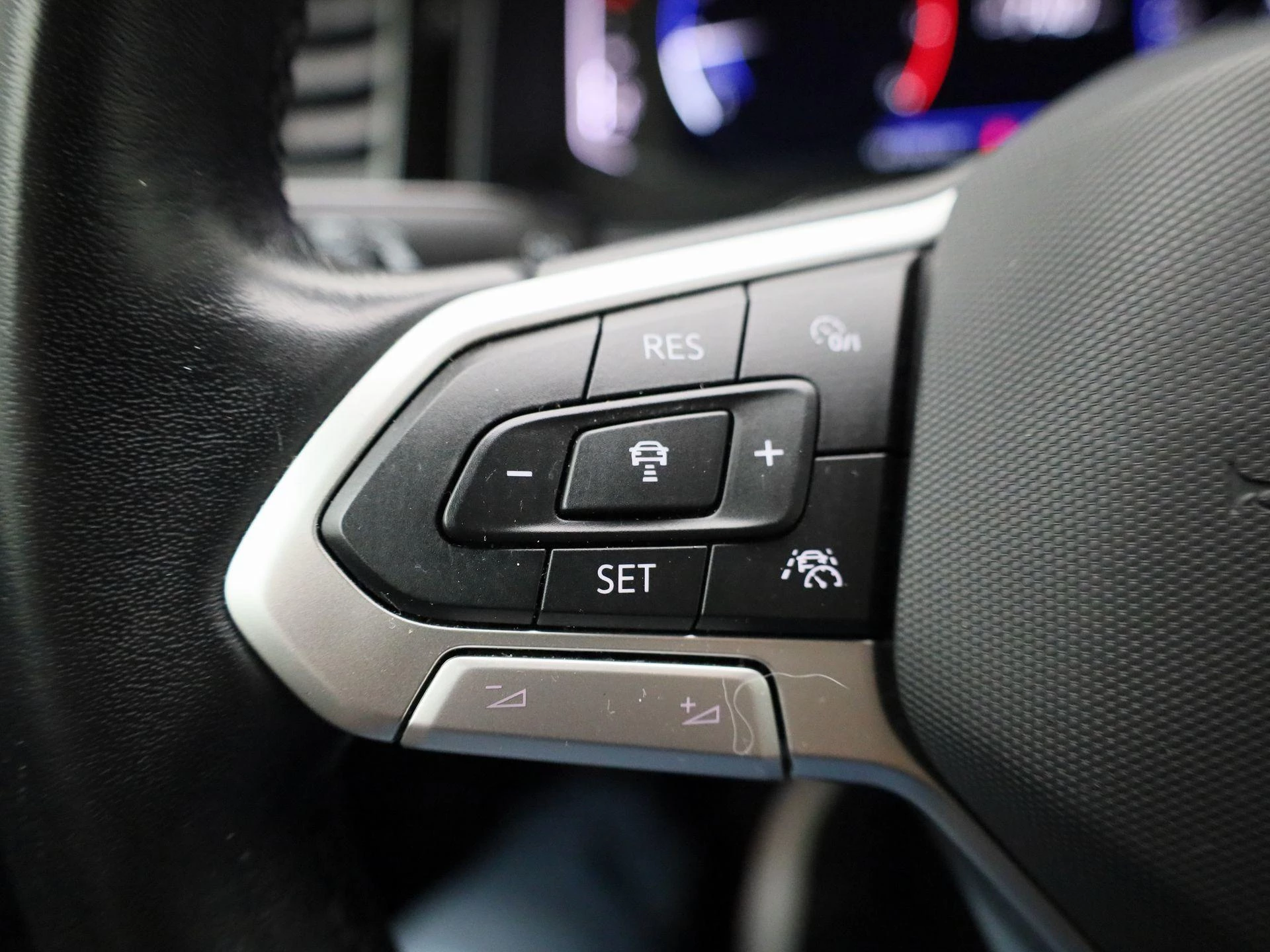 Volkswagen-Polo-image-17