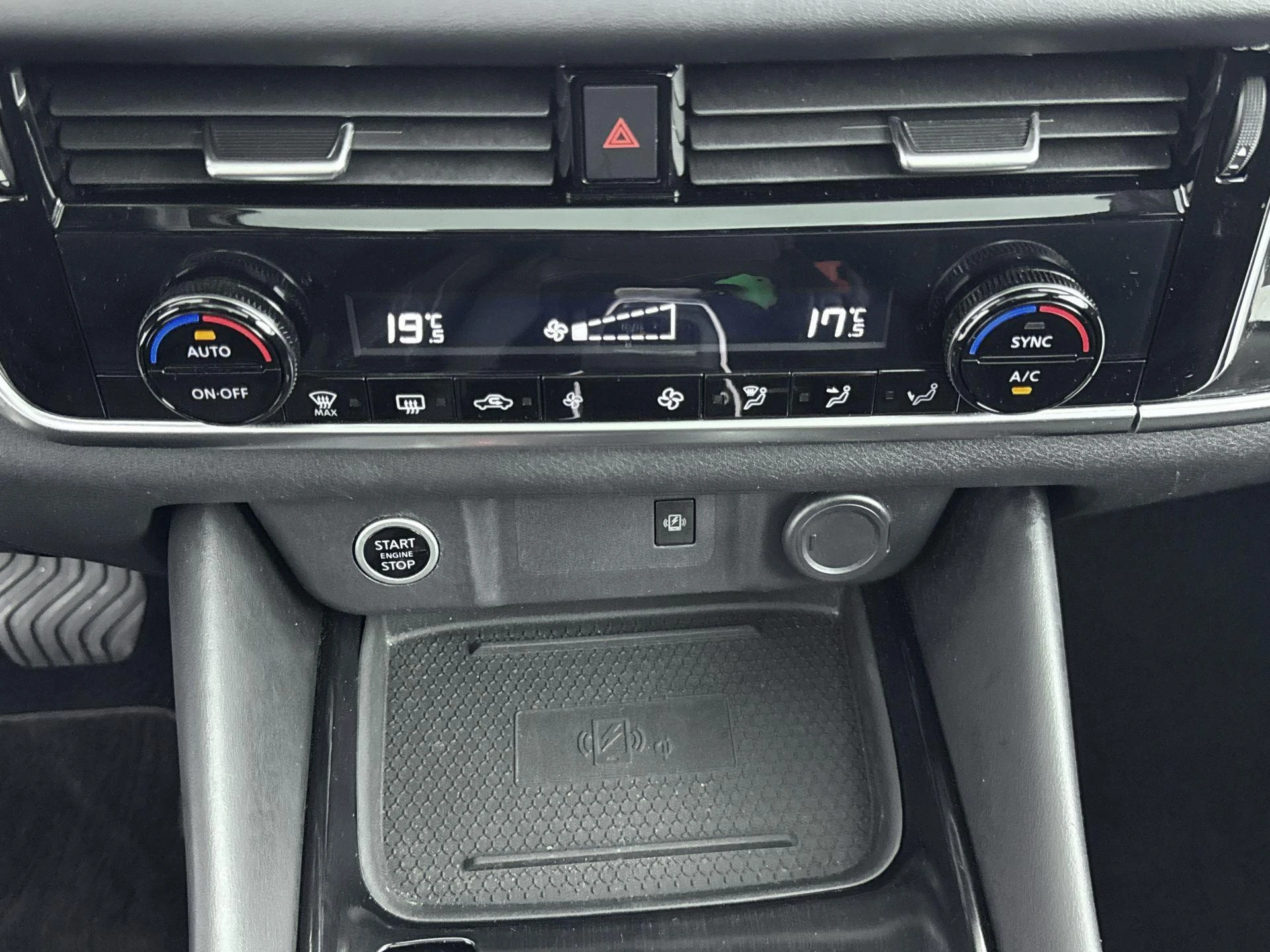 Nissan-QASHQAI-image-14