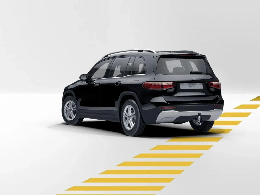 Mercedes-Benz-GLB 200 d-image-4