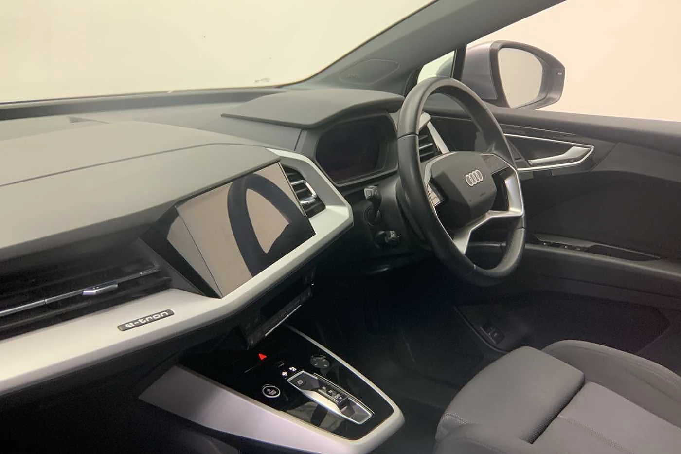 Audi-Q4 e-tron-image-11