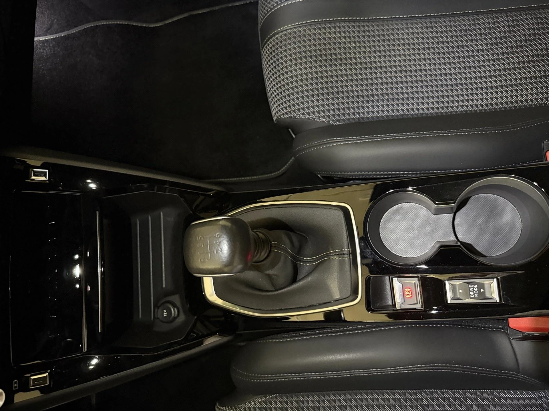 Peugeot-208-image-9
