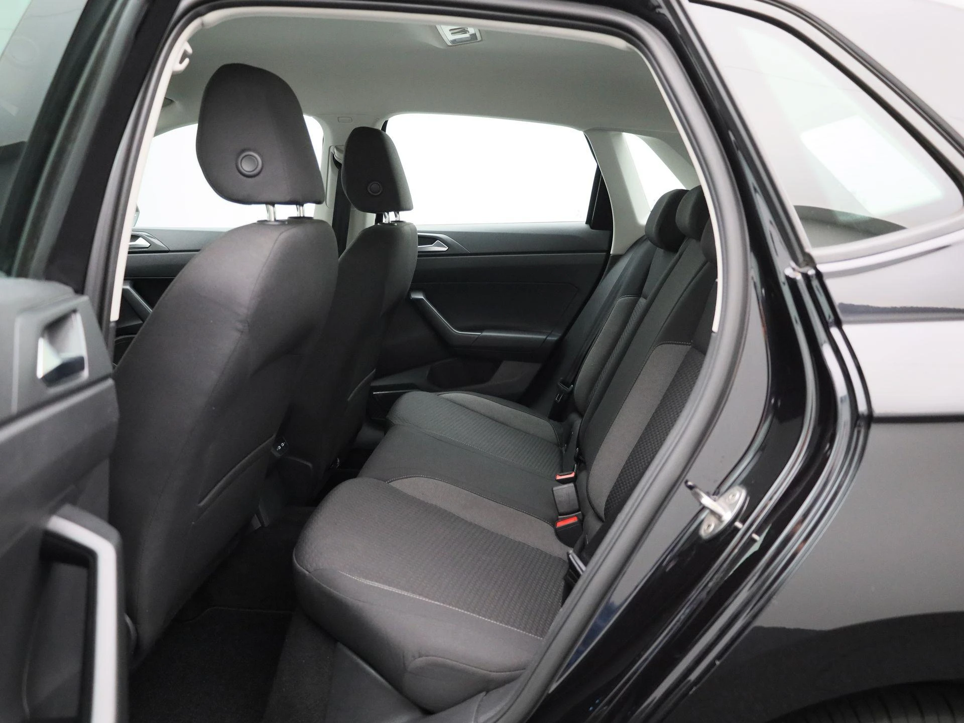Volkswagen-Polo-image-11