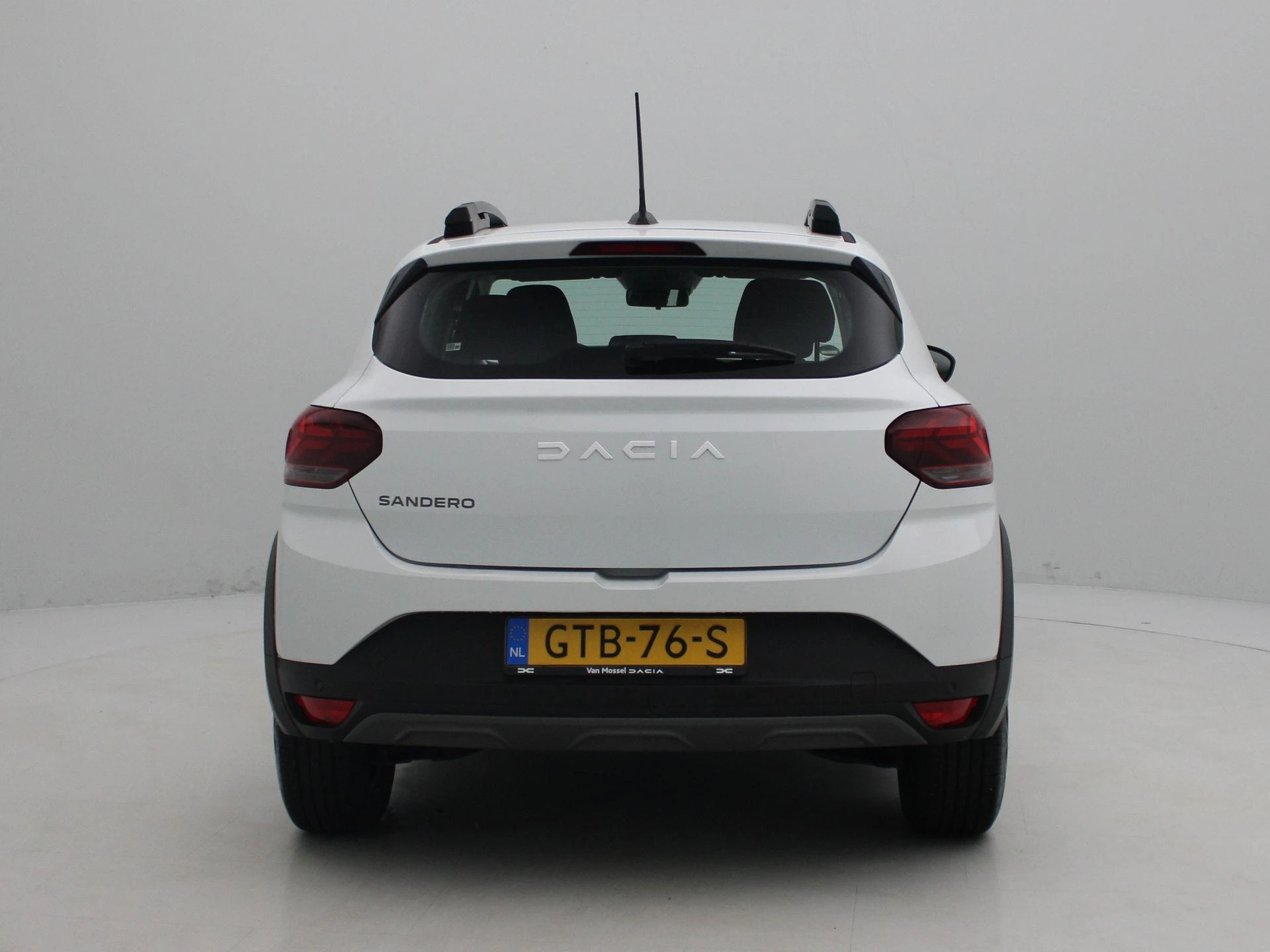 Dacia-Sandero Stepway-image-4