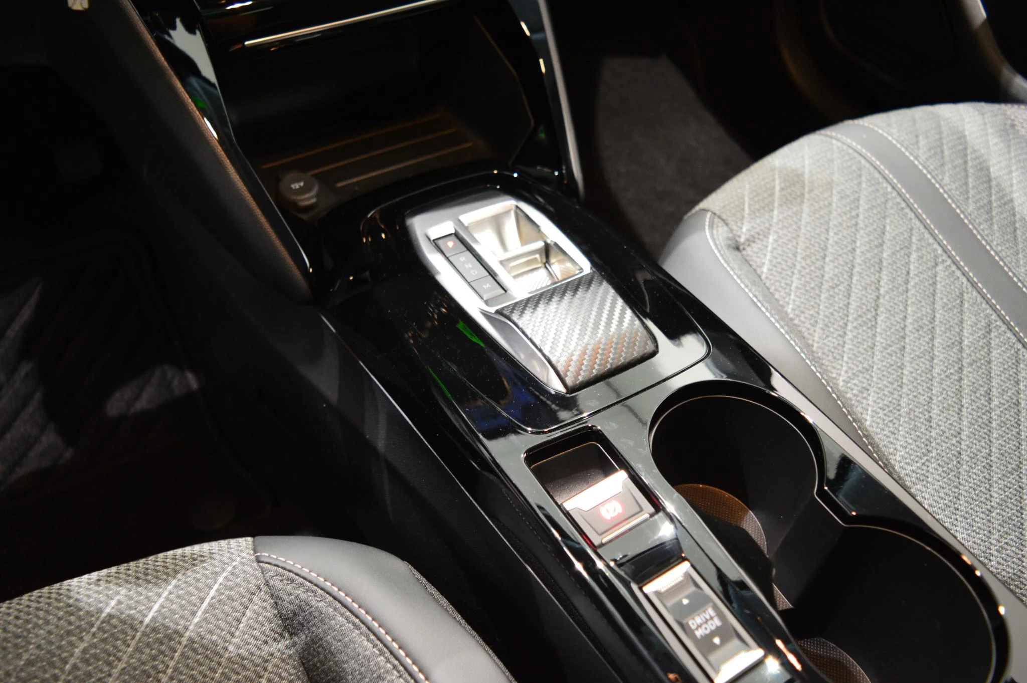 Peugeot-208-image-14