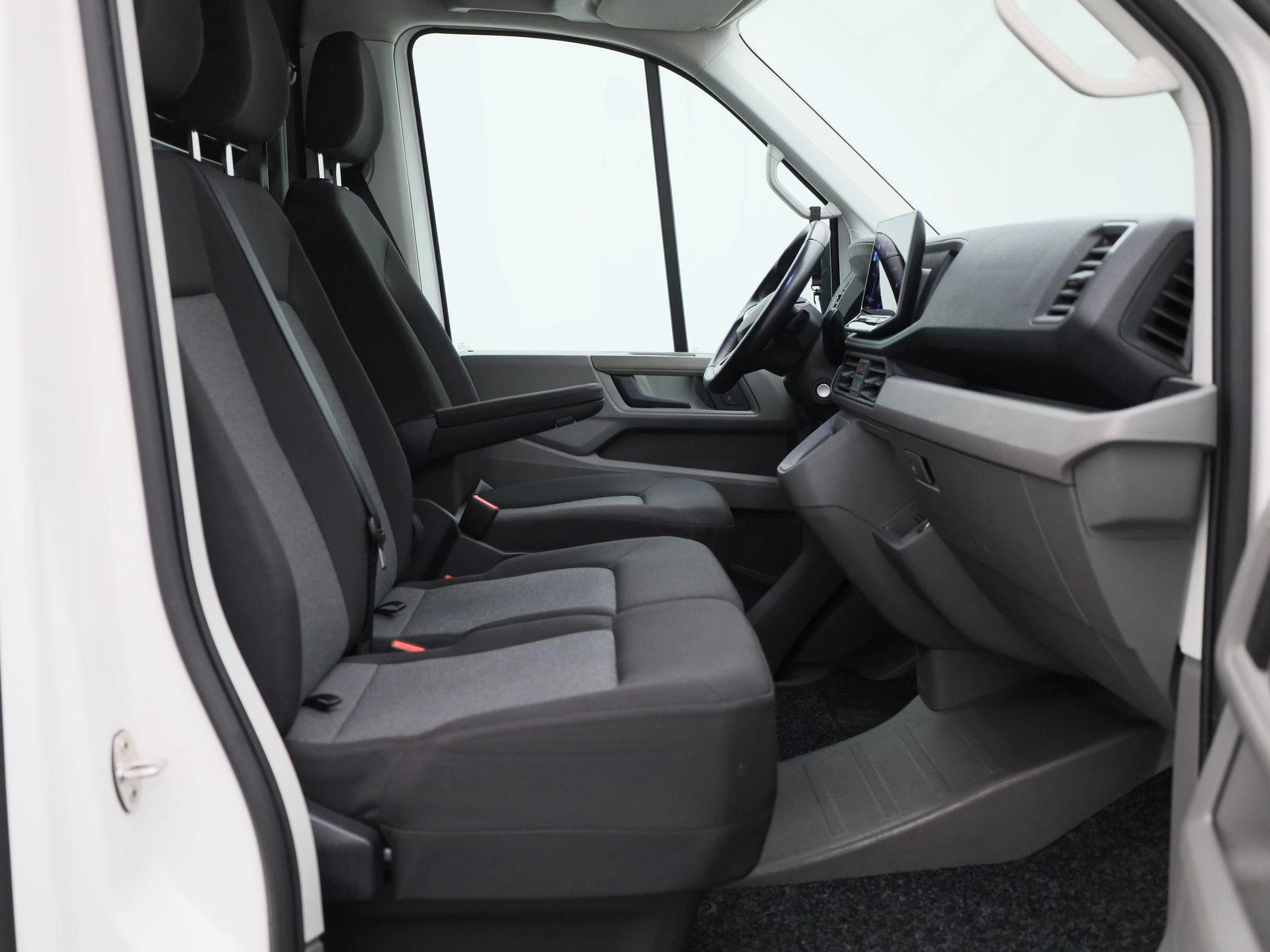 Volkswagen-Crafter-image-11