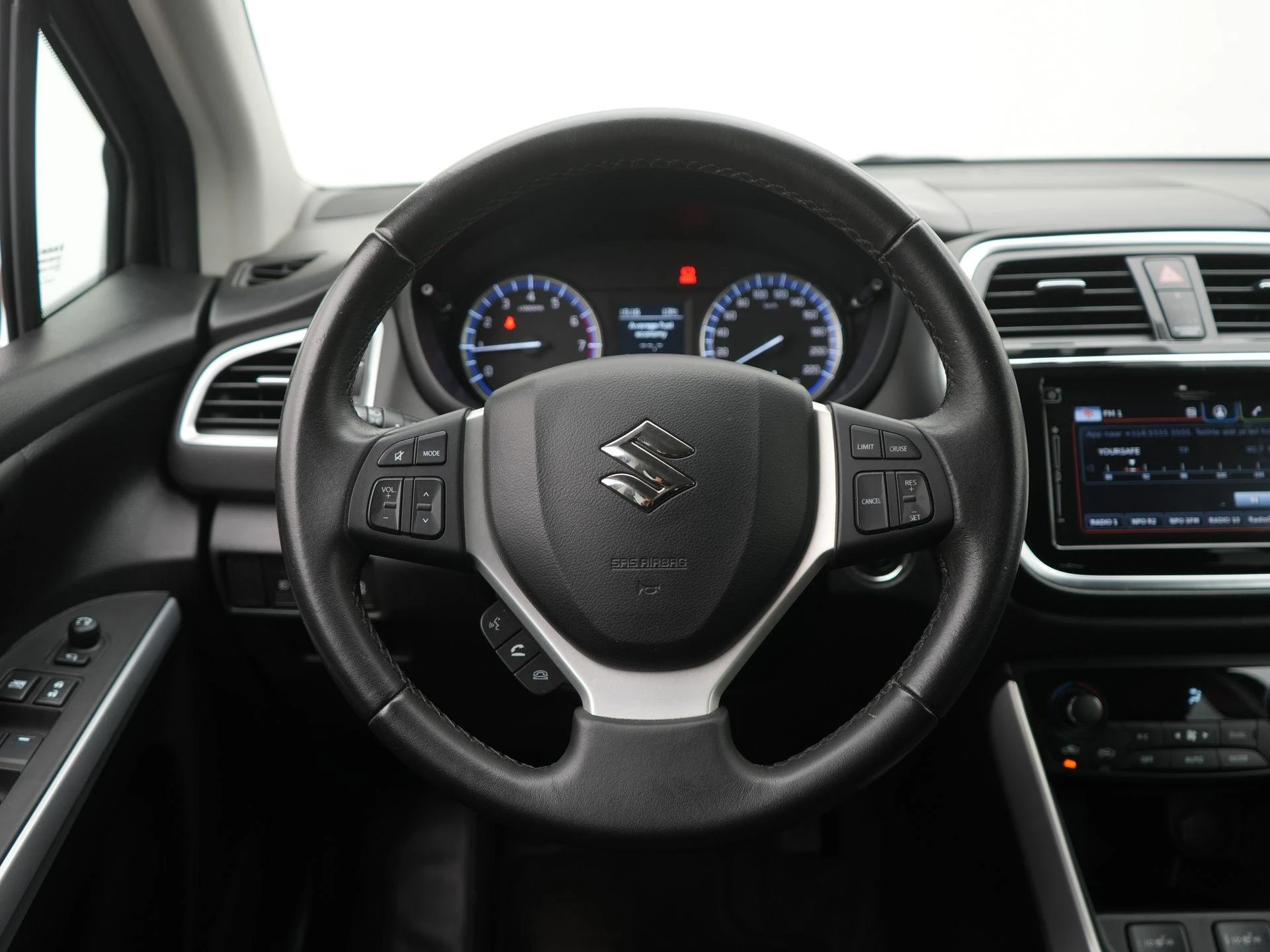 Suzuki-S-Cross-image-7