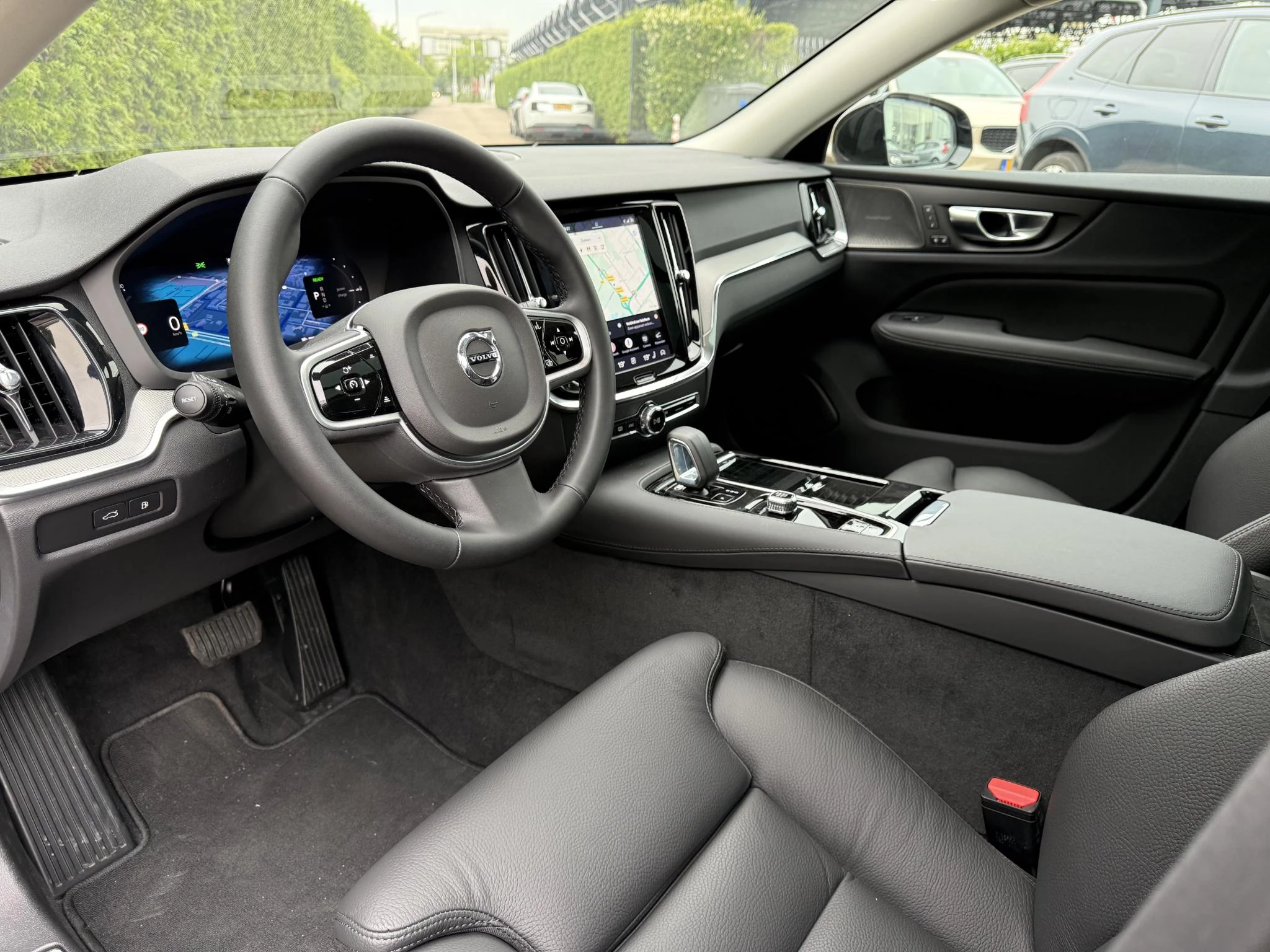 Volvo V60 T6 Plug-in hybrid AWD Plus Dark