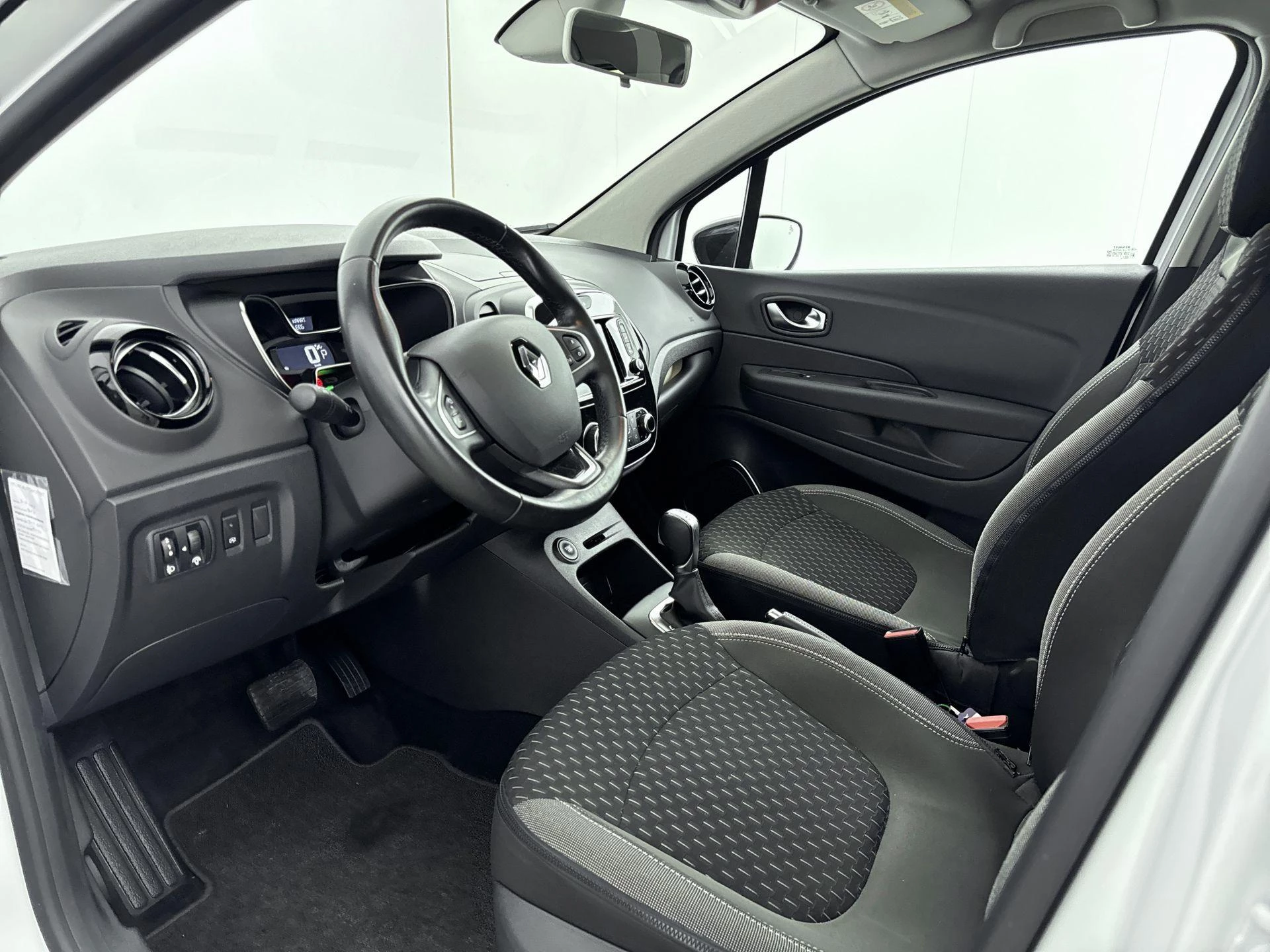 Renault-Captur-image-7