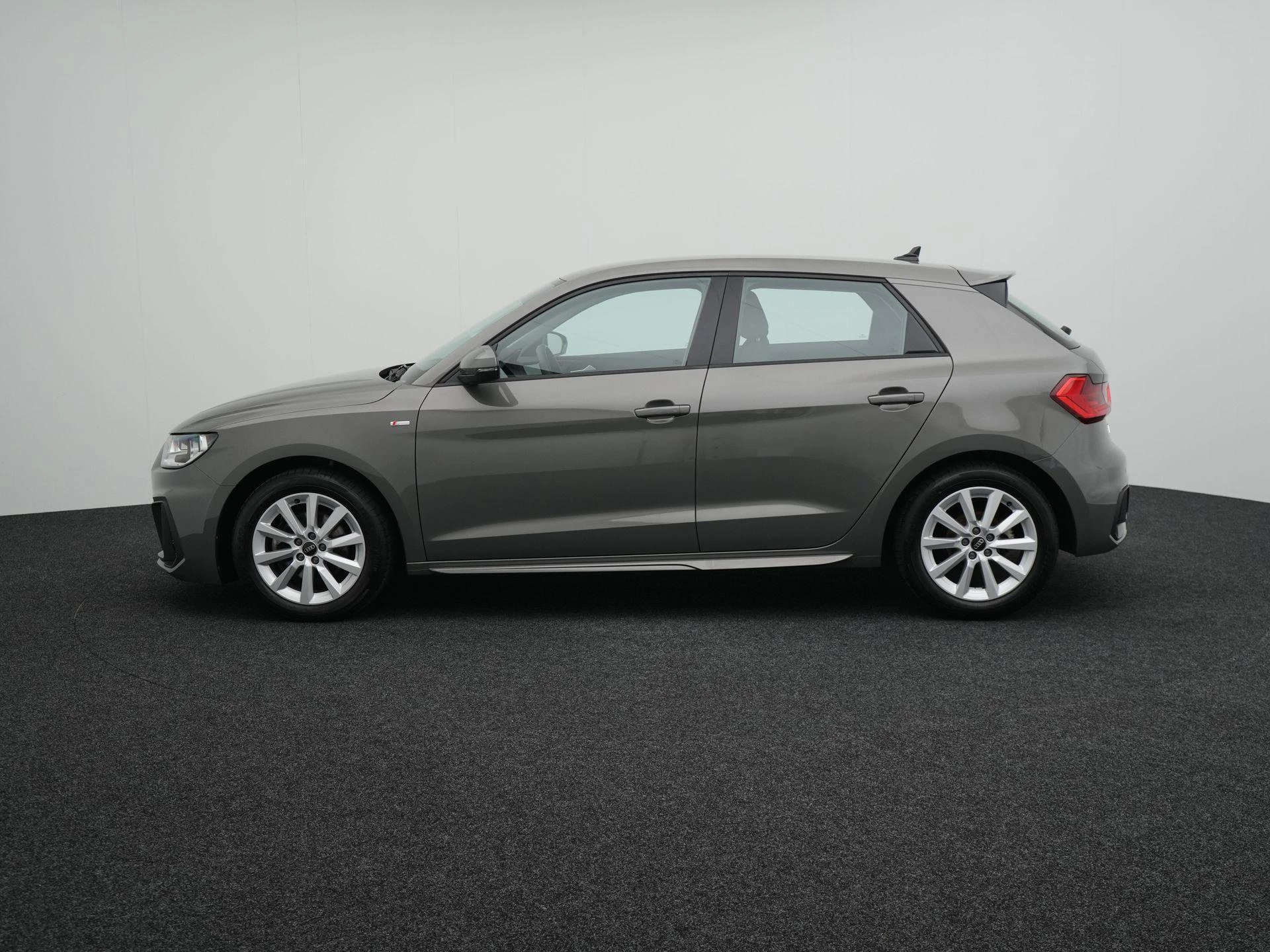 Audi-A1 Sportback-image-3