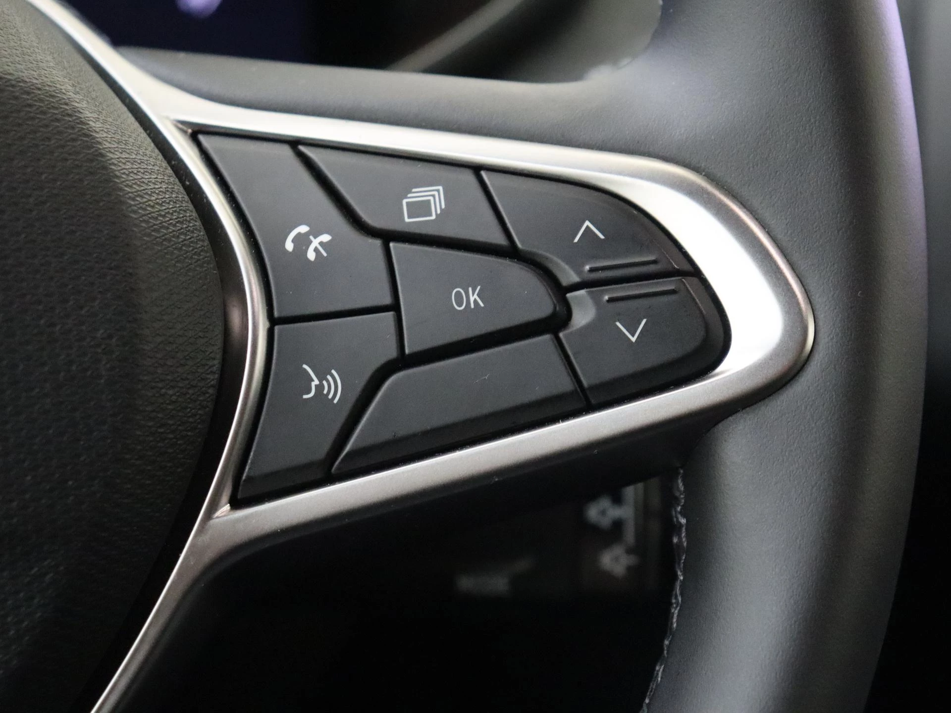 Renault-Clio-image-17