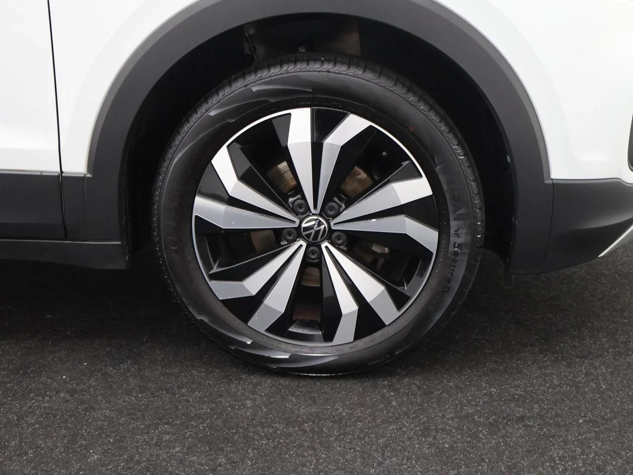 Volkswagen-T-Cross-image-2