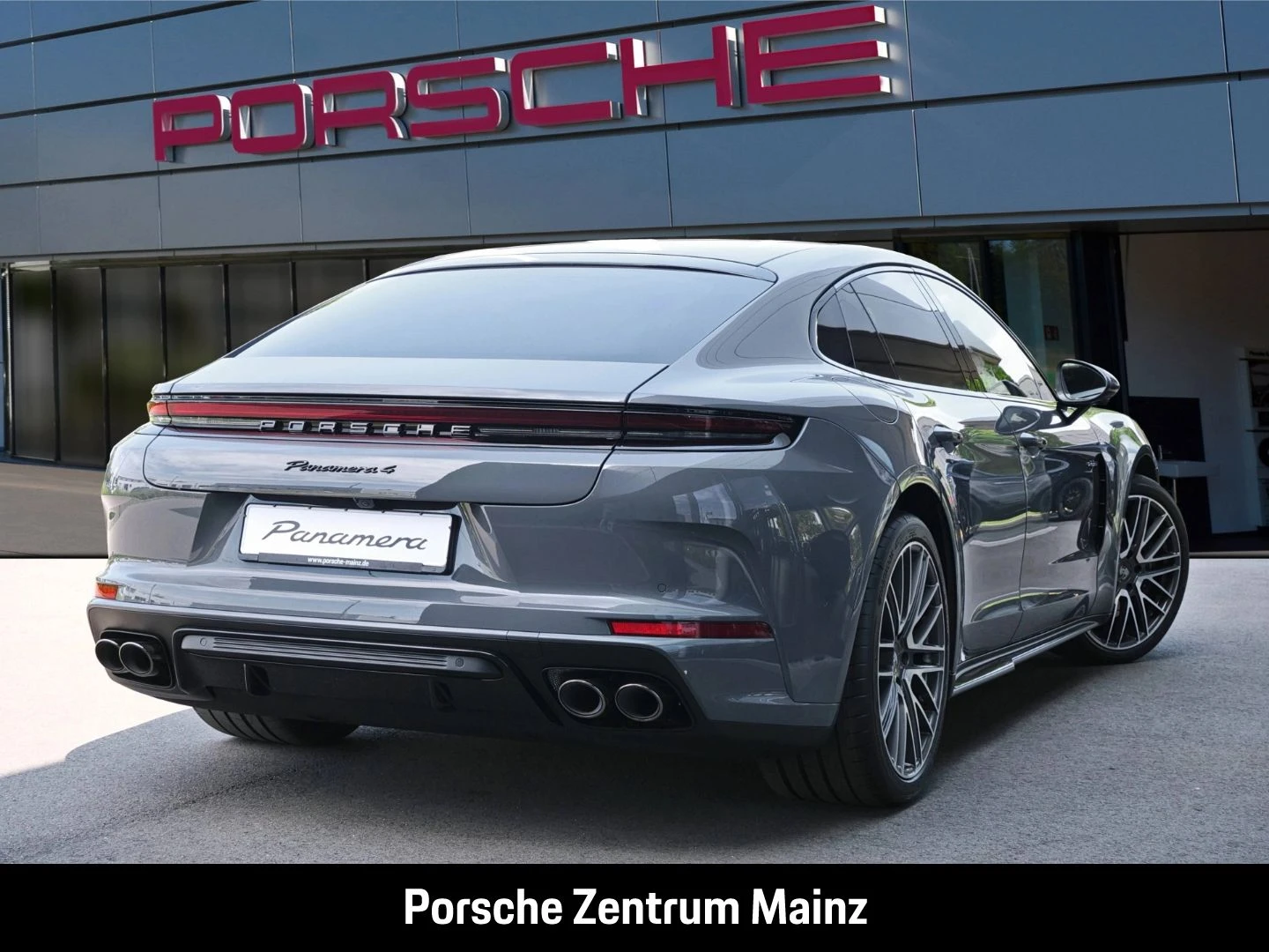Porsche-Panamera-image-2