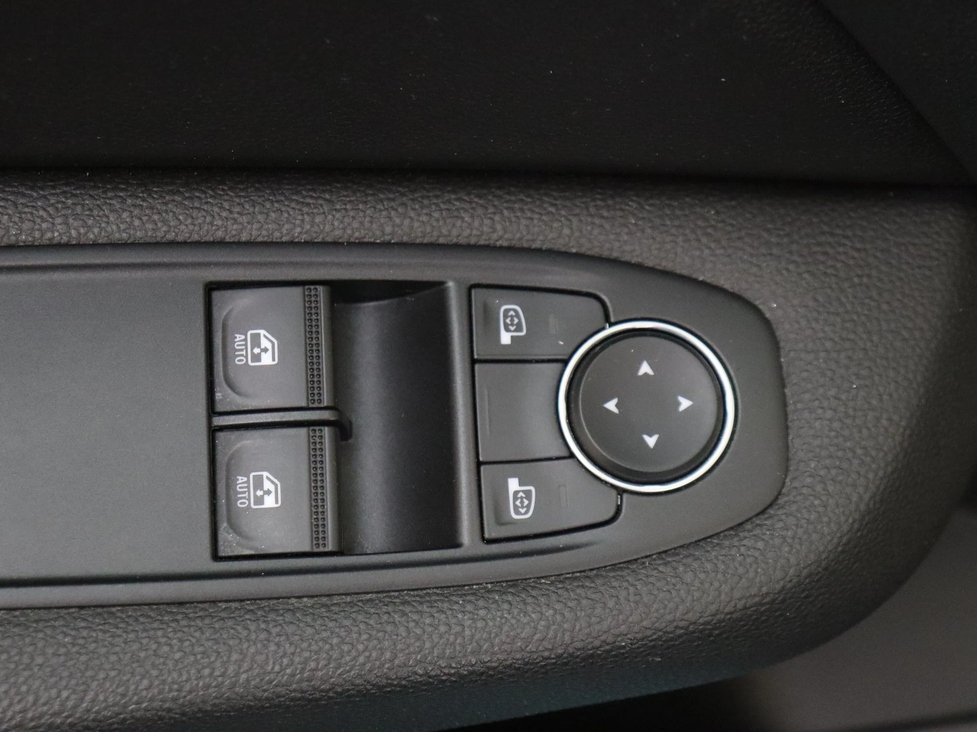 Renault-Clio-image-21