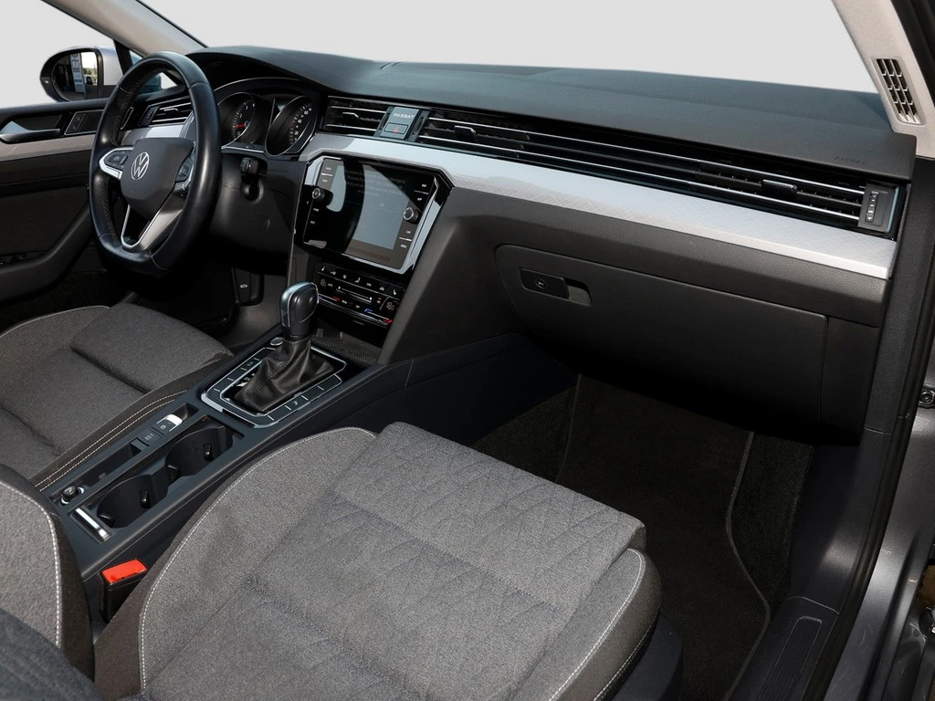 Volkswagen-Passat-image-7