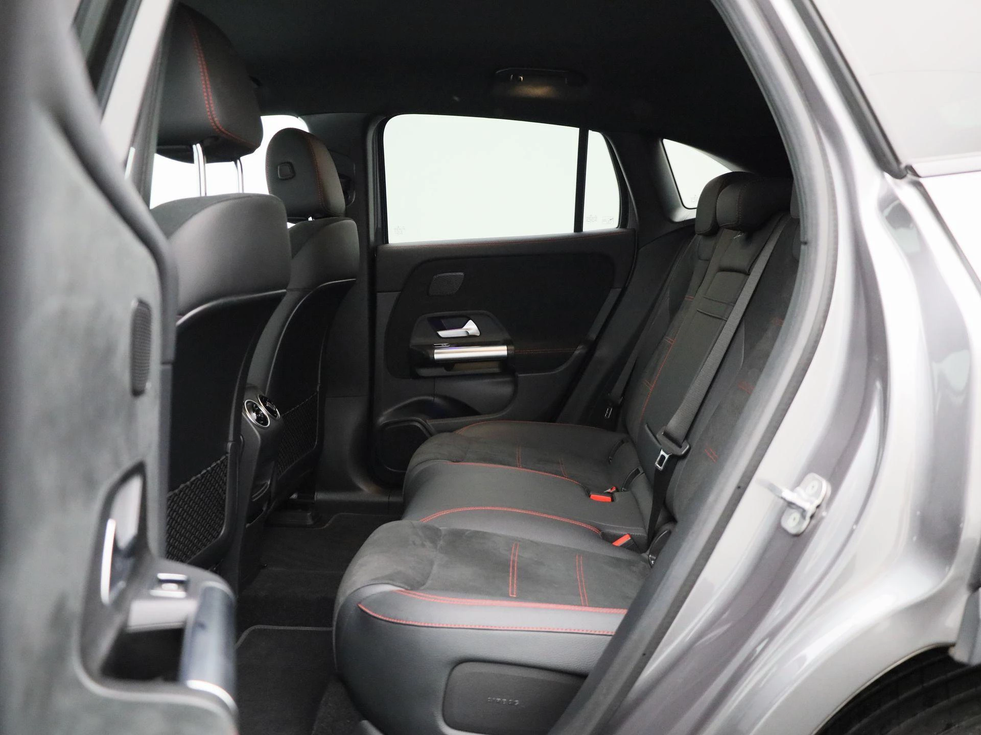 Mercedes-Benz-EQA-image-11