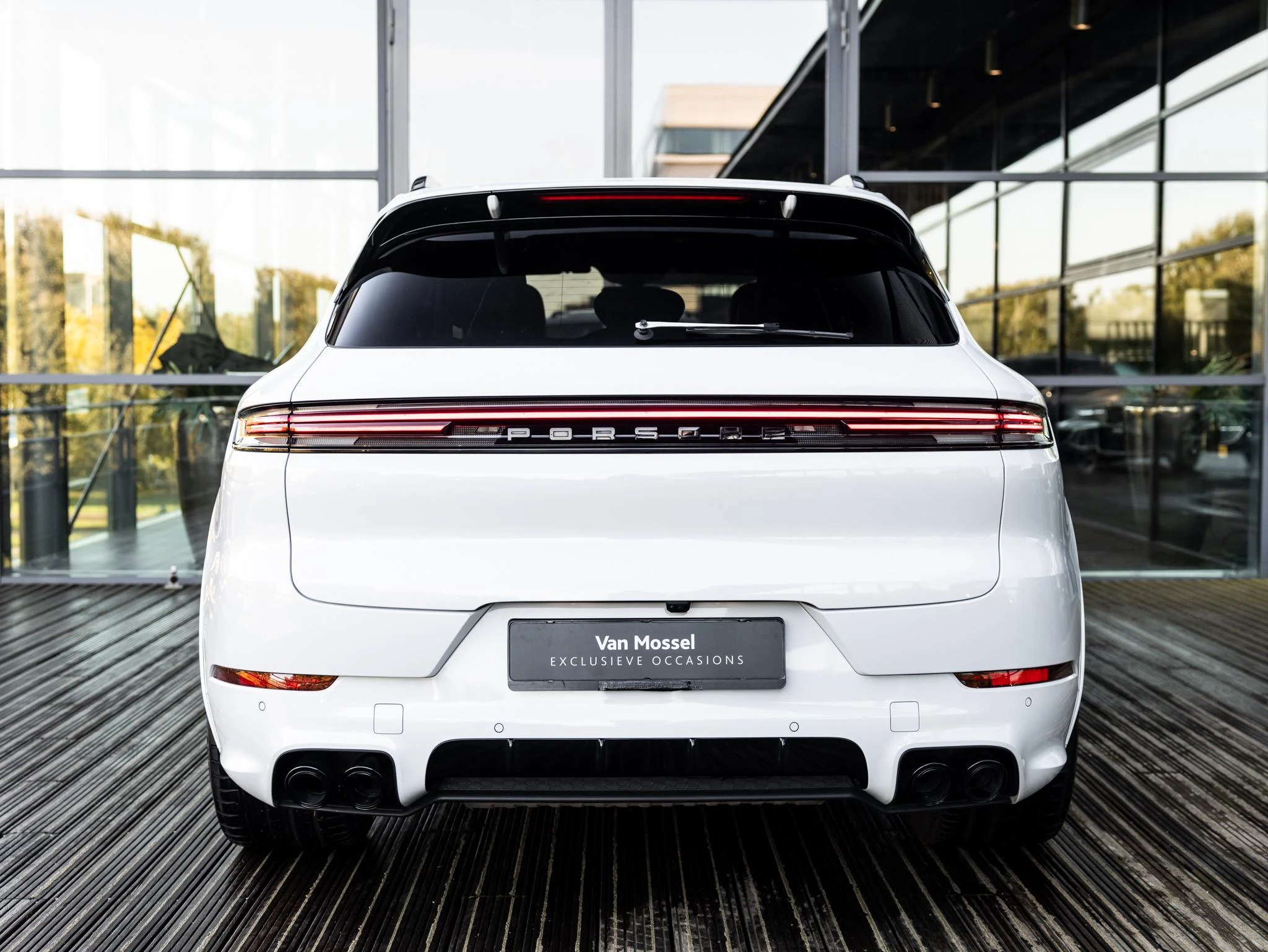 Porsche-Cayenne-image-4