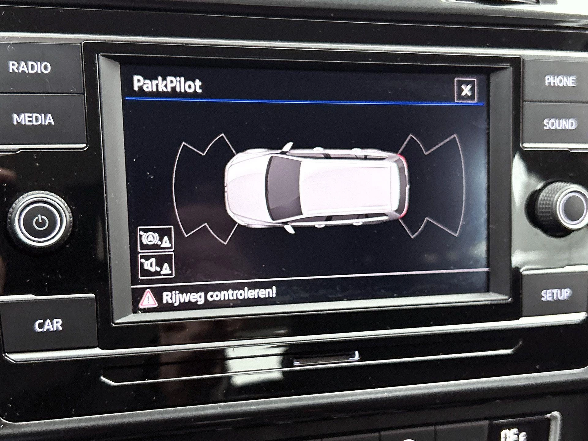 Volkswagen-Golf-image-15