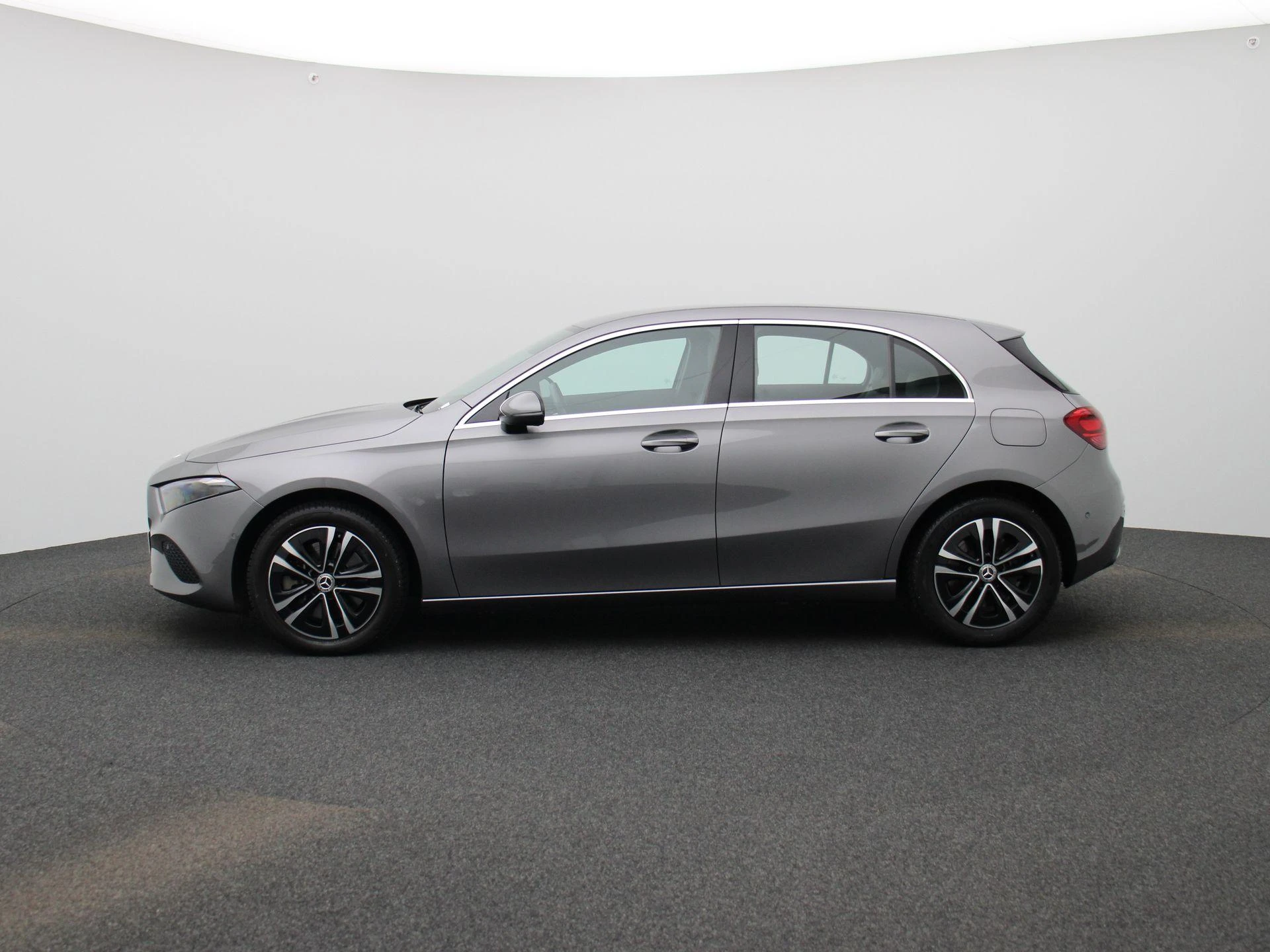 Mercedes-Benz-A-Klasse-image-3