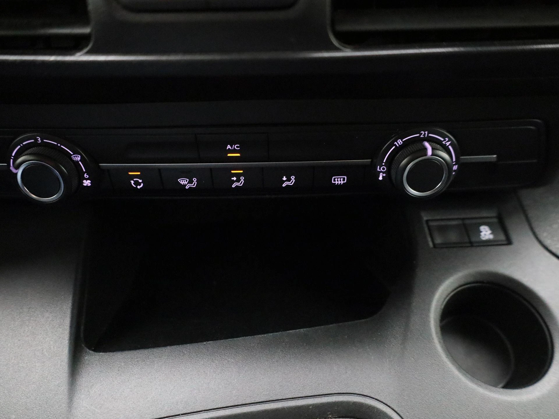 Opel-Combo Life-image-14