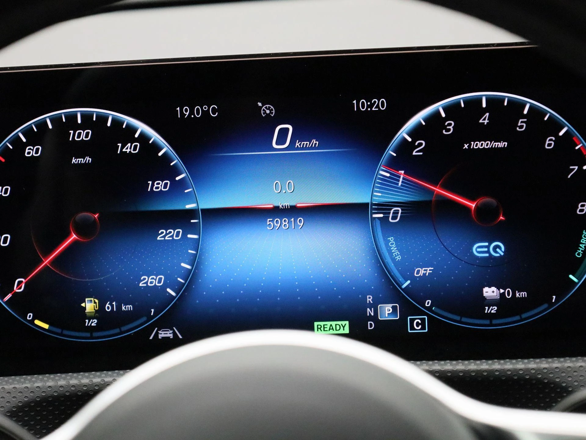 Mercedes-Benz-CLA-image-7