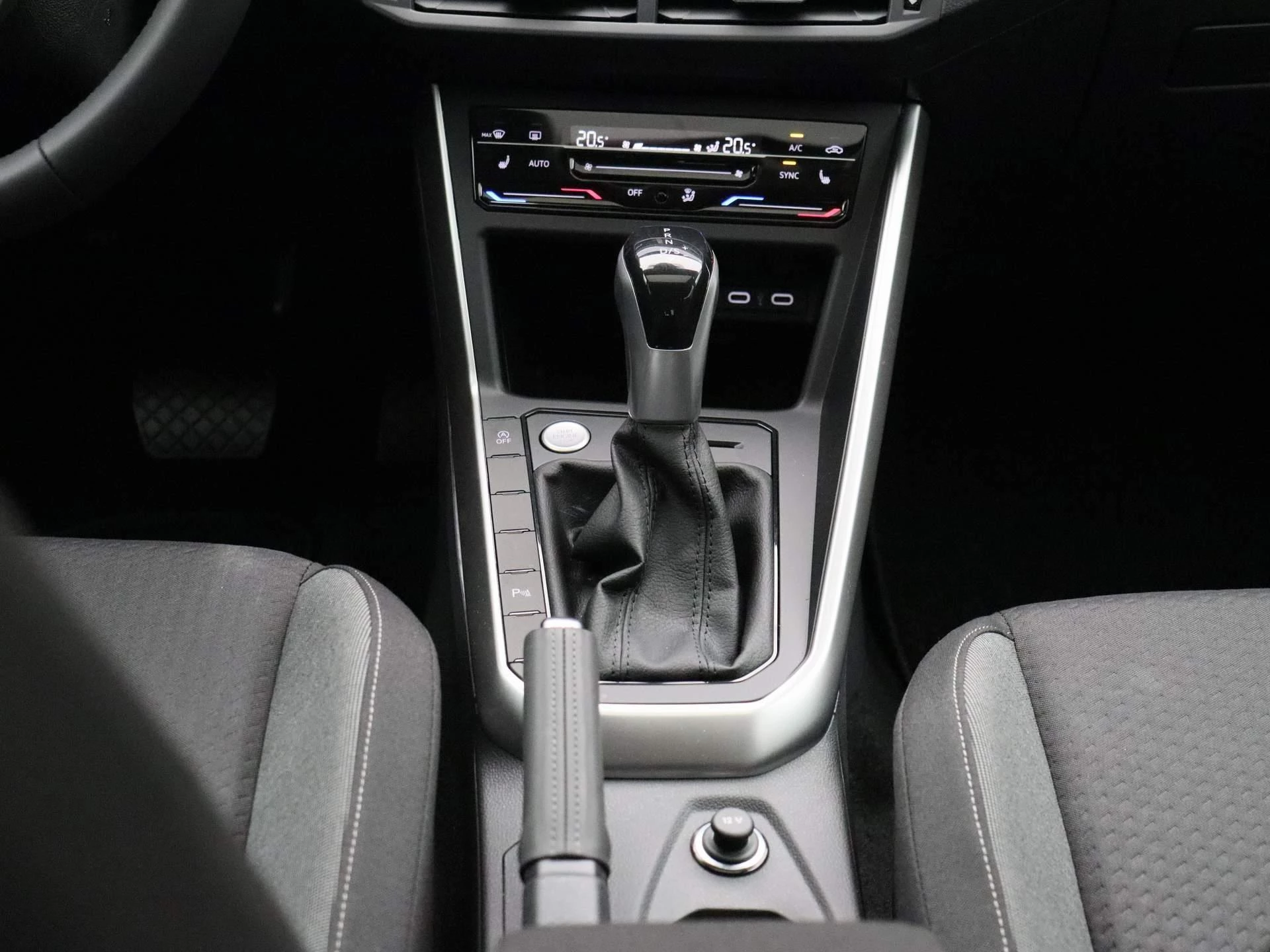 Volkswagen-Polo-image-9