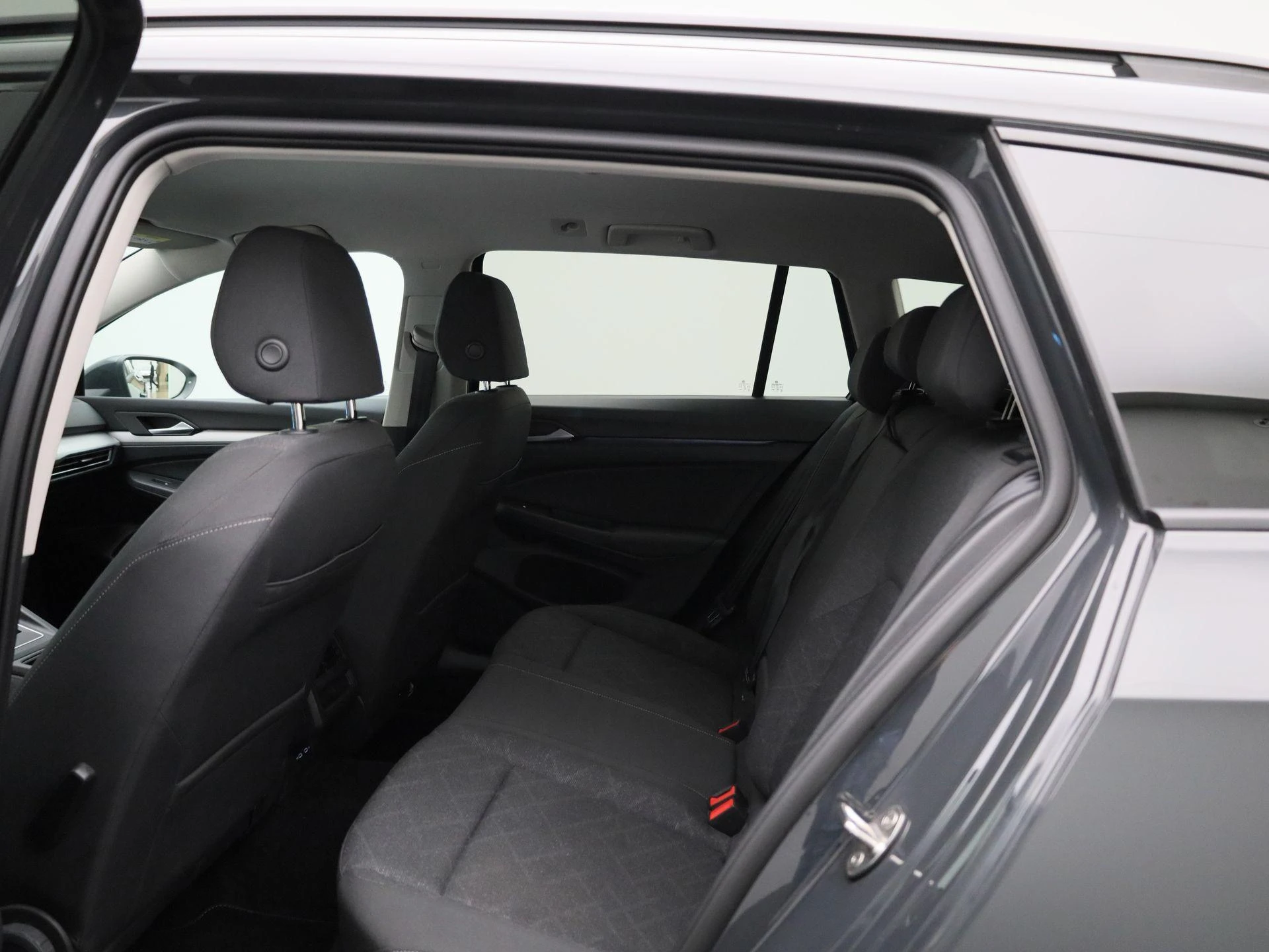 Volkswagen-Golf-image-9