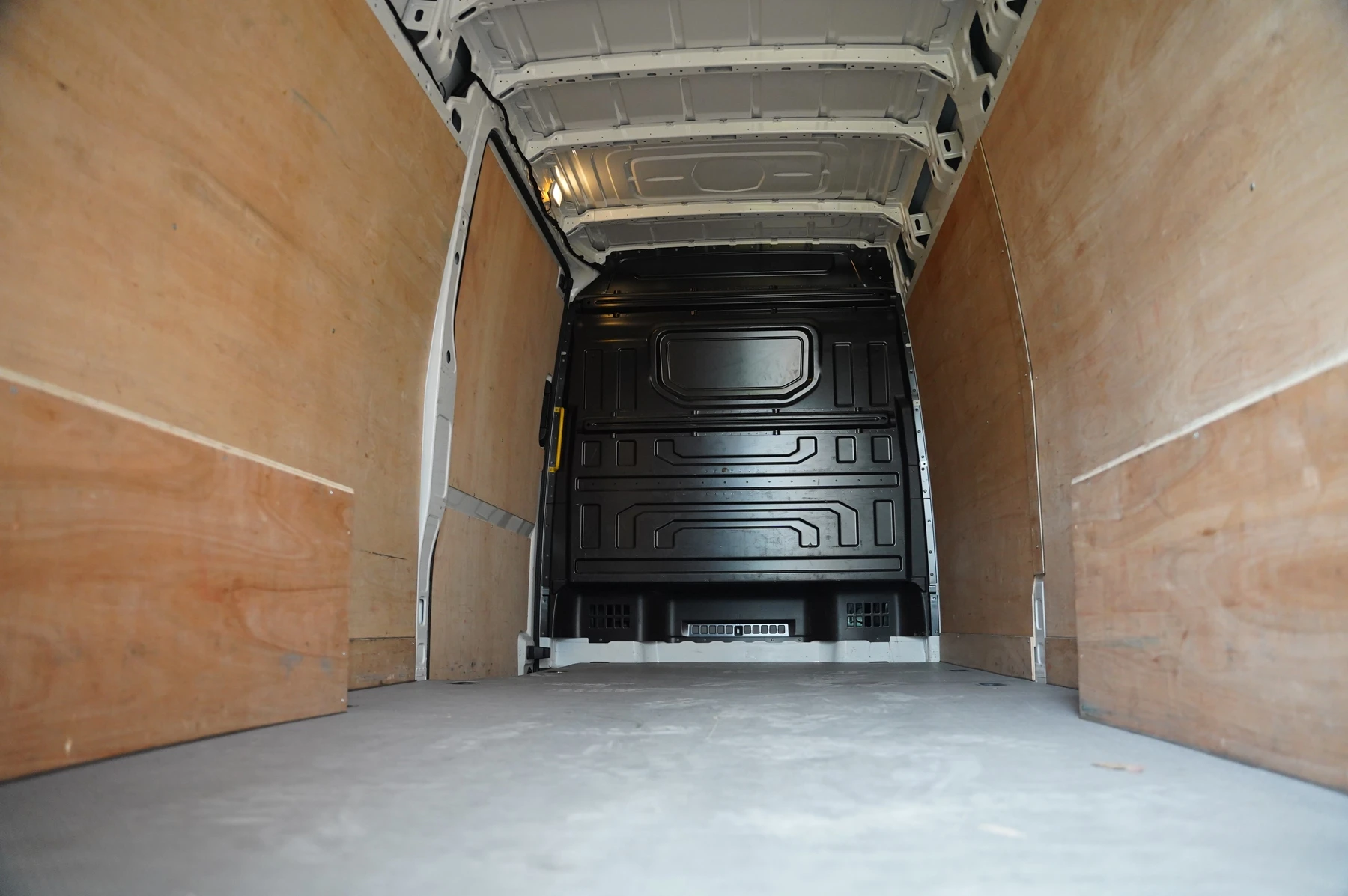 Volkswagen-Crafter-image-11