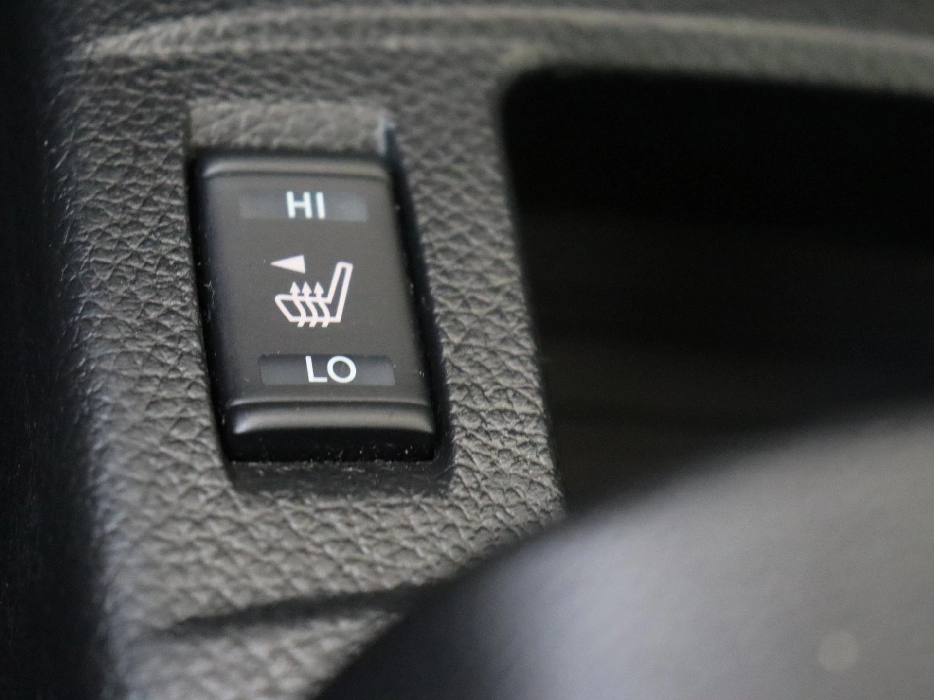 Nissan-QASHQAI-image-23