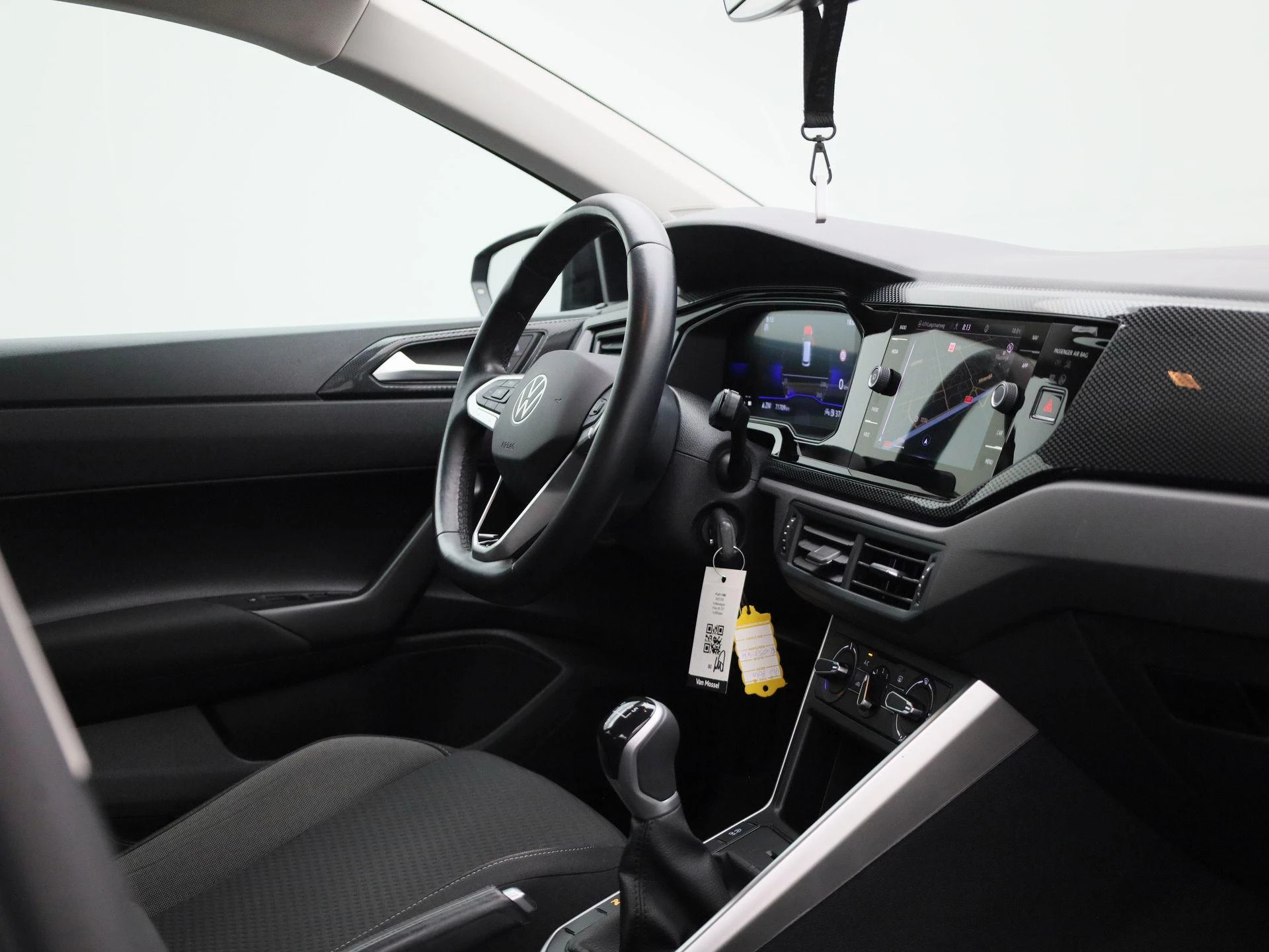 Volkswagen-Polo-image-31