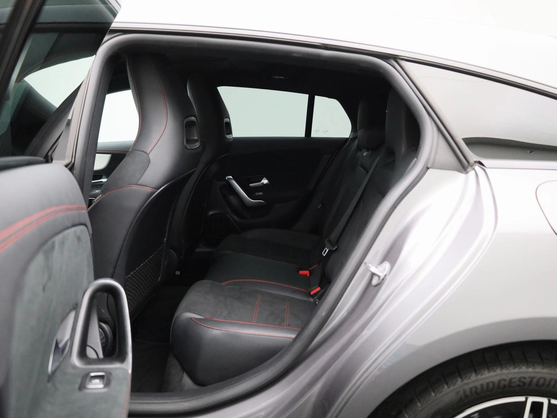 Mercedes-Benz-CLA-image-9
