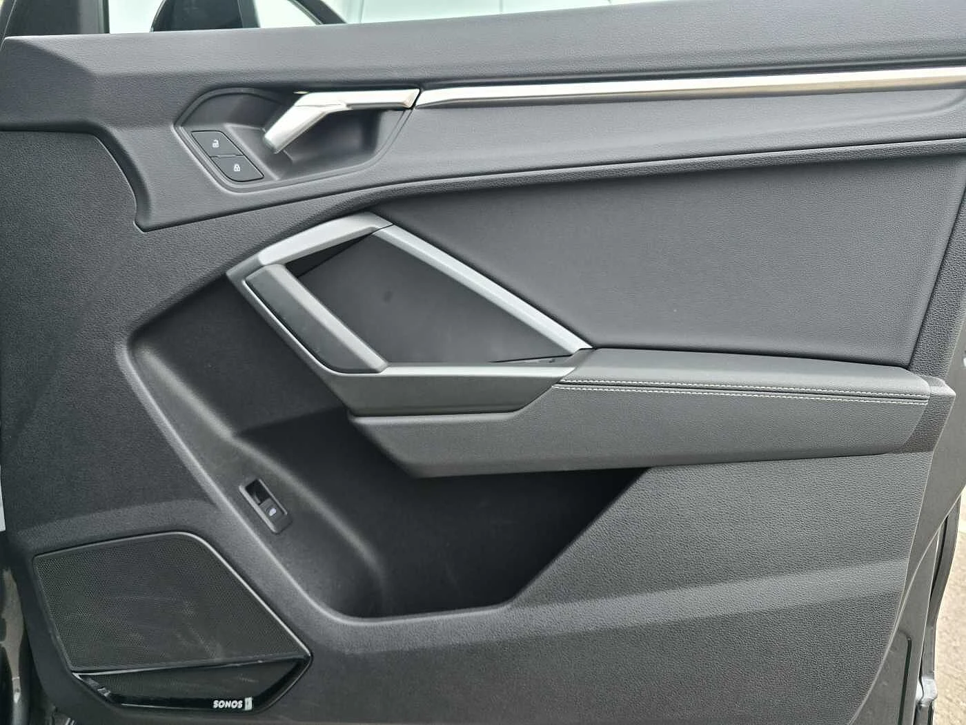 Audi-Q3-image-10