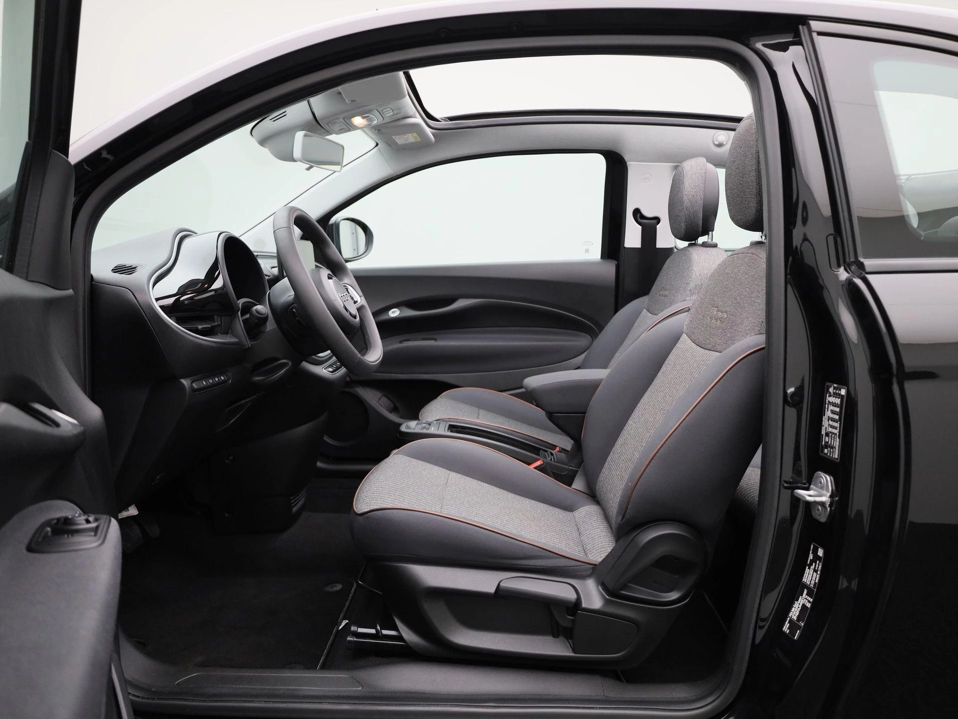 Fiat-500e-image-11