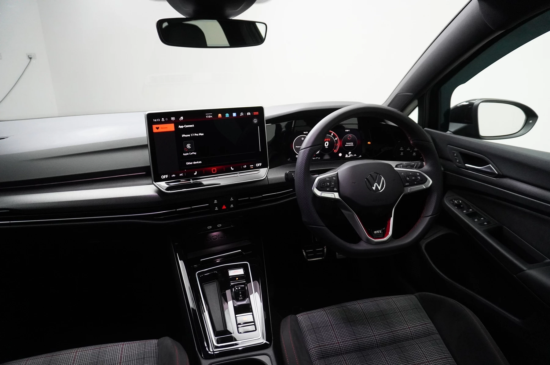 Volkswagen-Golf-image-8