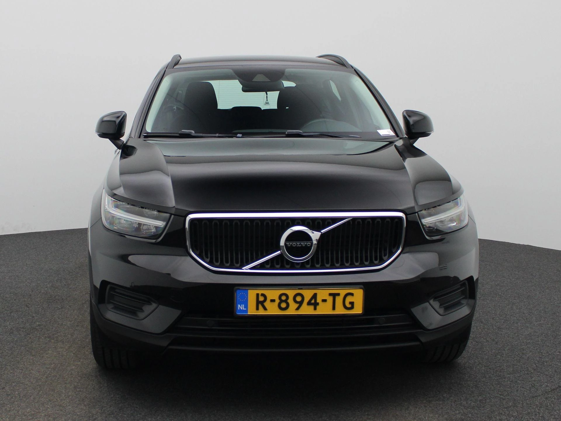 Volvo-XC40-image-2