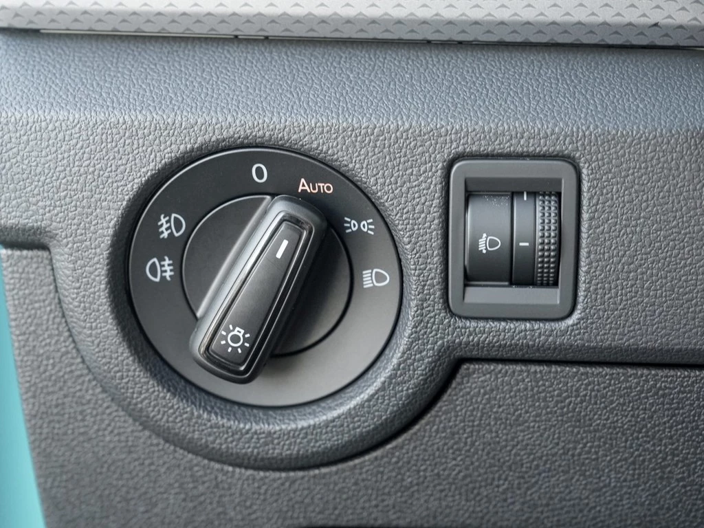 Volkswagen T-Cross 1.0 TSI Active *Navi*Kamera*Digi-Cockpit*Climatronic*Sitzhzg*PDC*ACC*uvm..