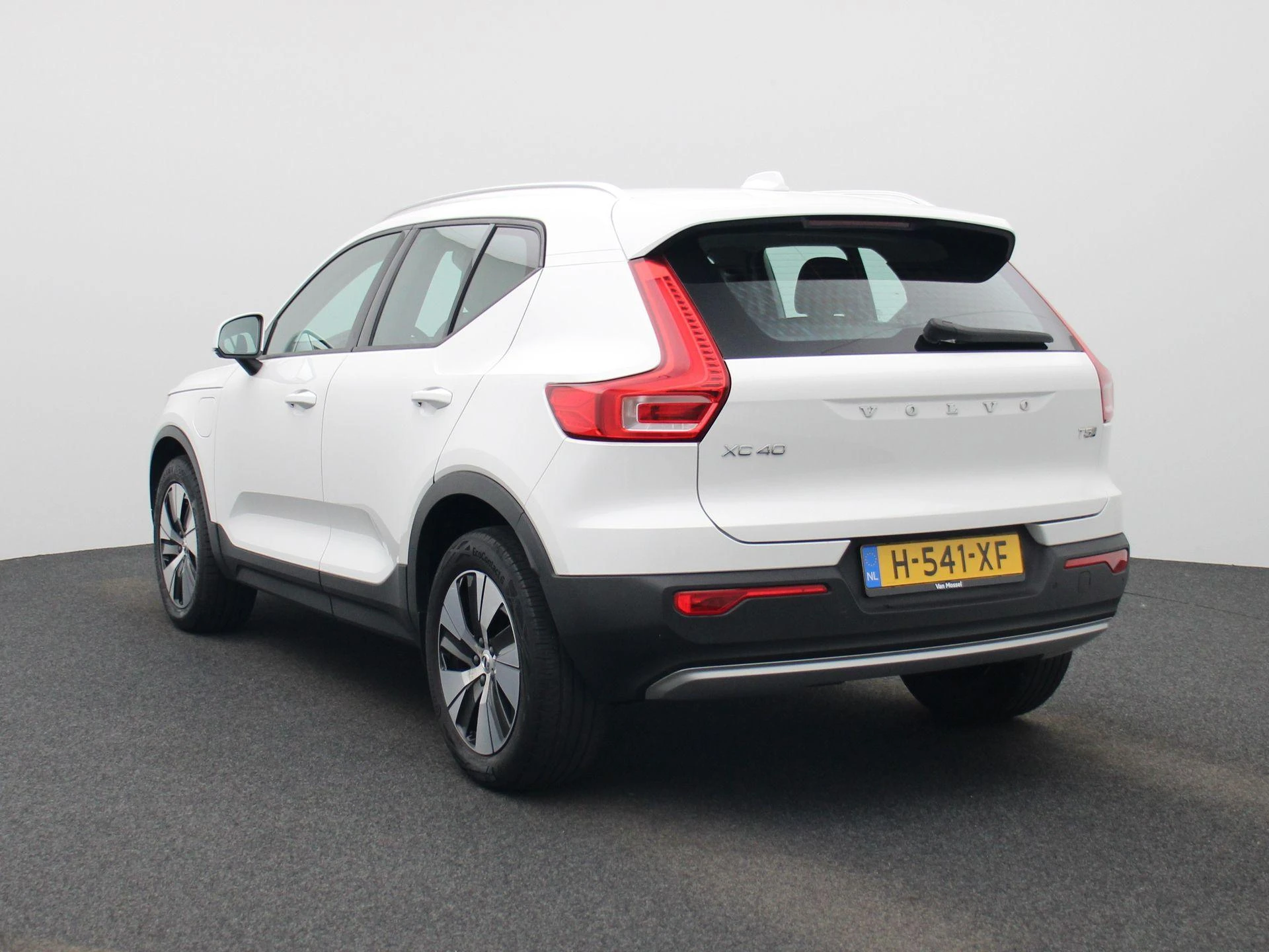 Volvo-XC40-image-3