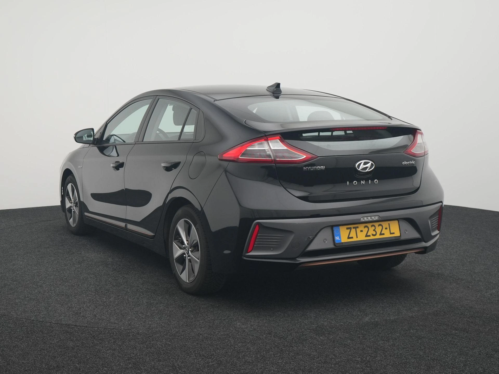 Hyundai-IONIQ-image-1