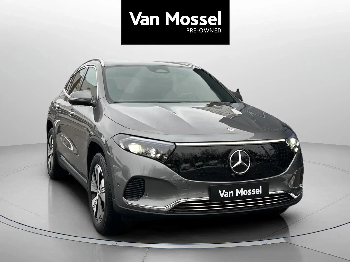 Mercedes-Benz-EQA-image-2